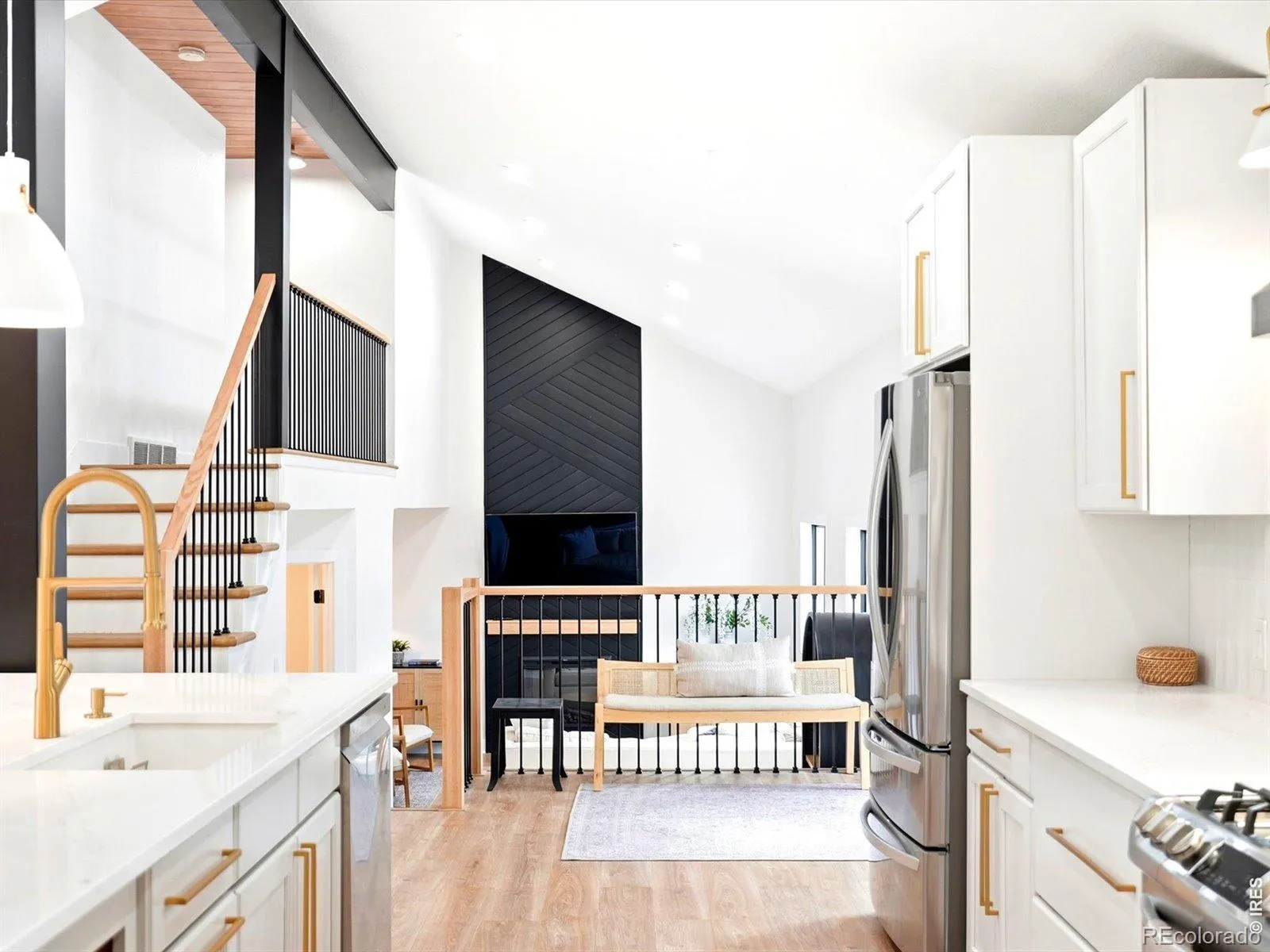 04032026233248 1600 10