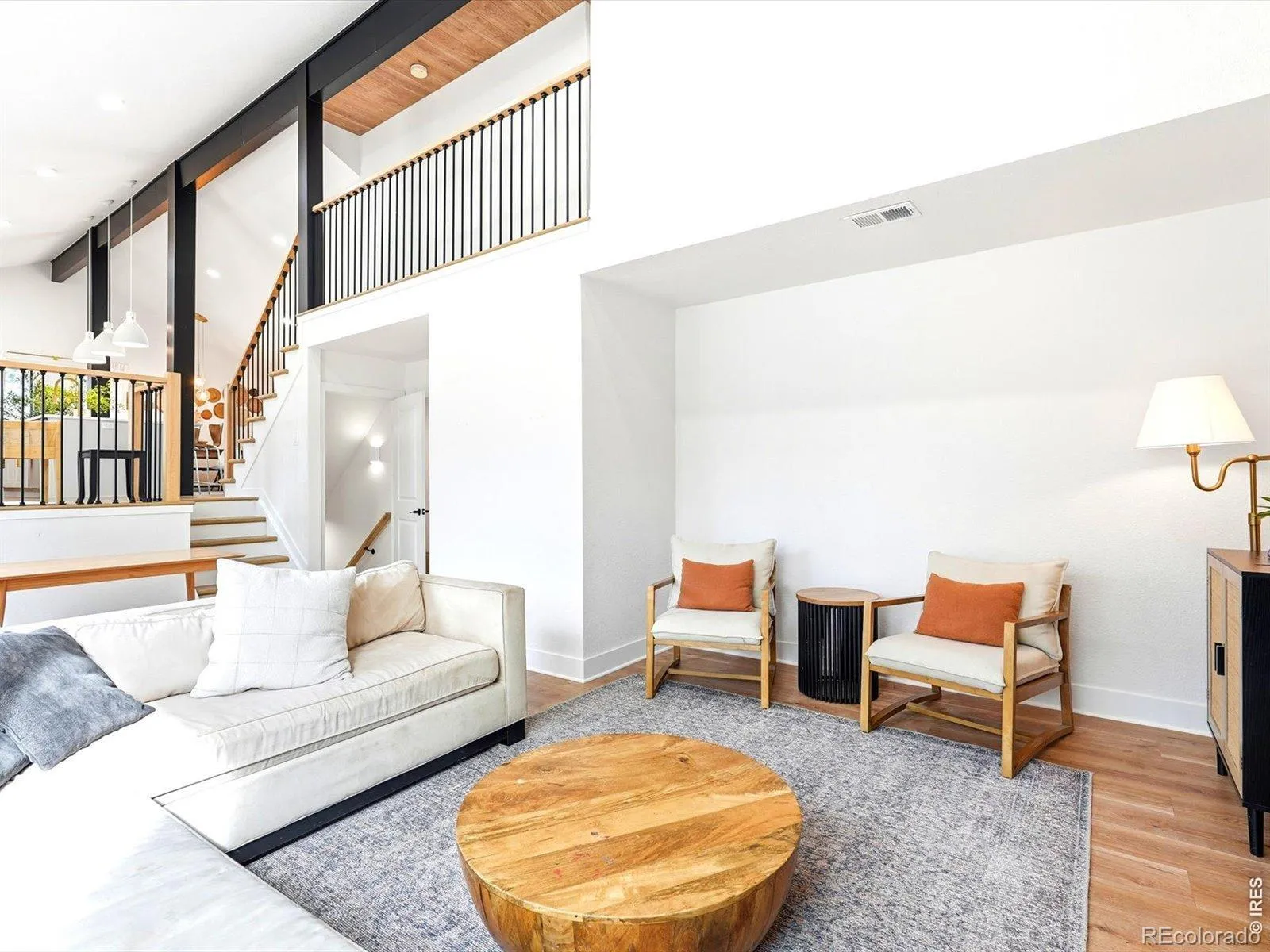 04032026233248 1600 17