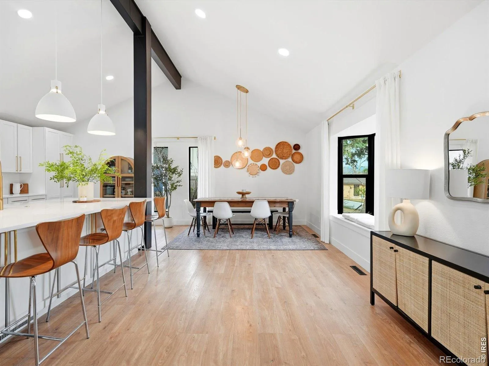 04032026233248 1600 2