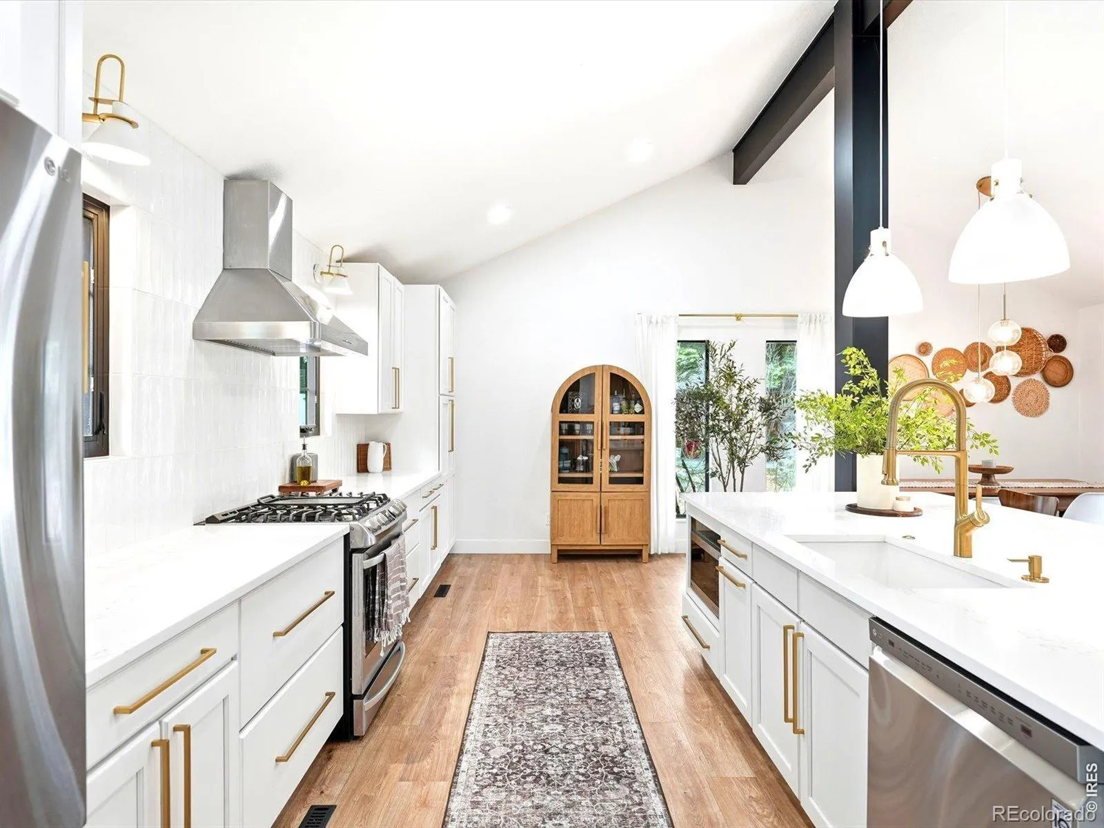 04032026233248 1600 5