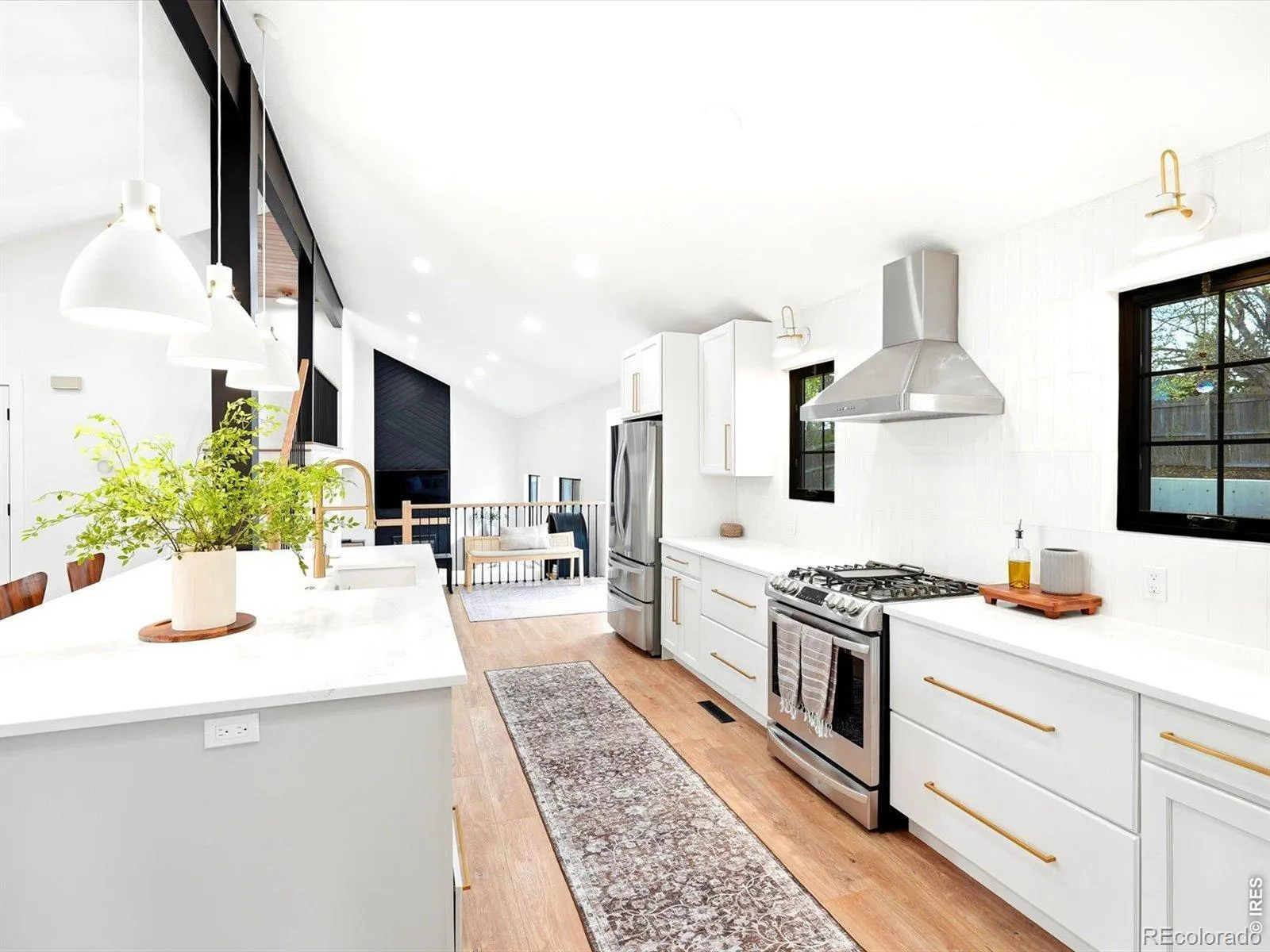 04032026233248 1600 8