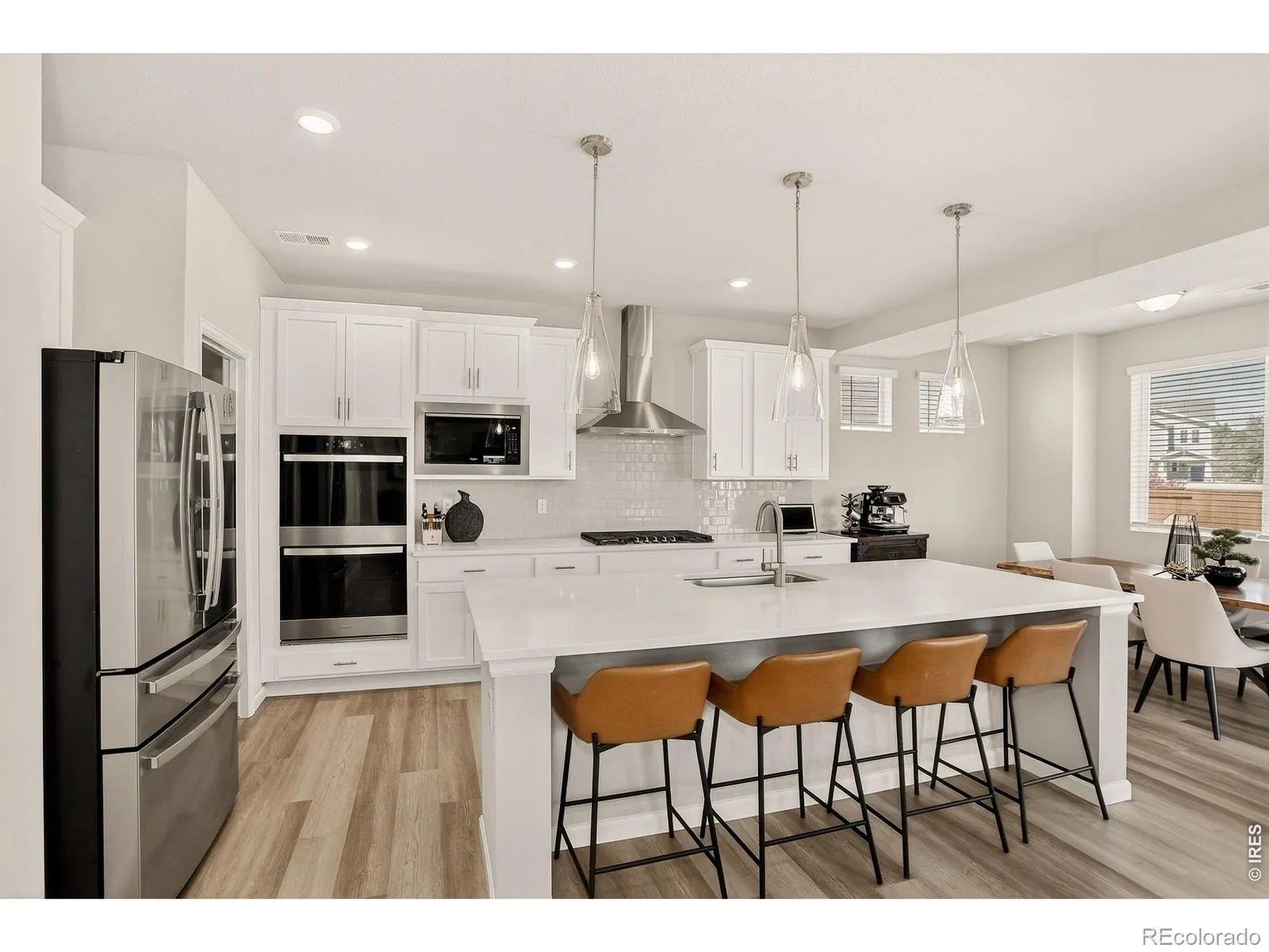 04042026000538 1600 11