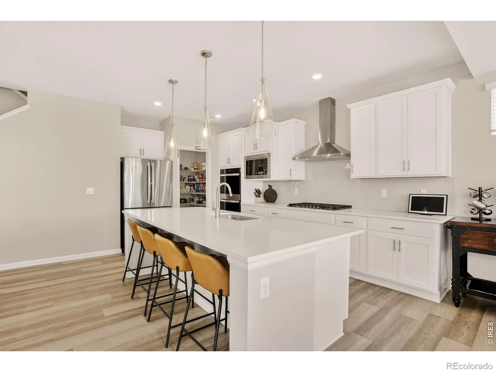 04042026000538 1600 12