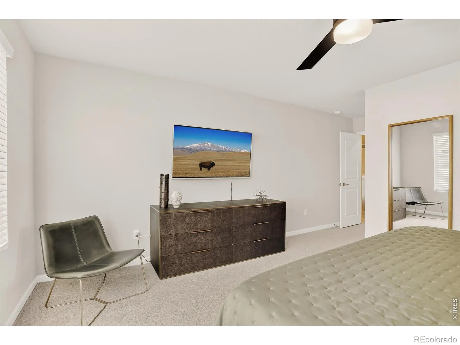 04042026000538 1600 22