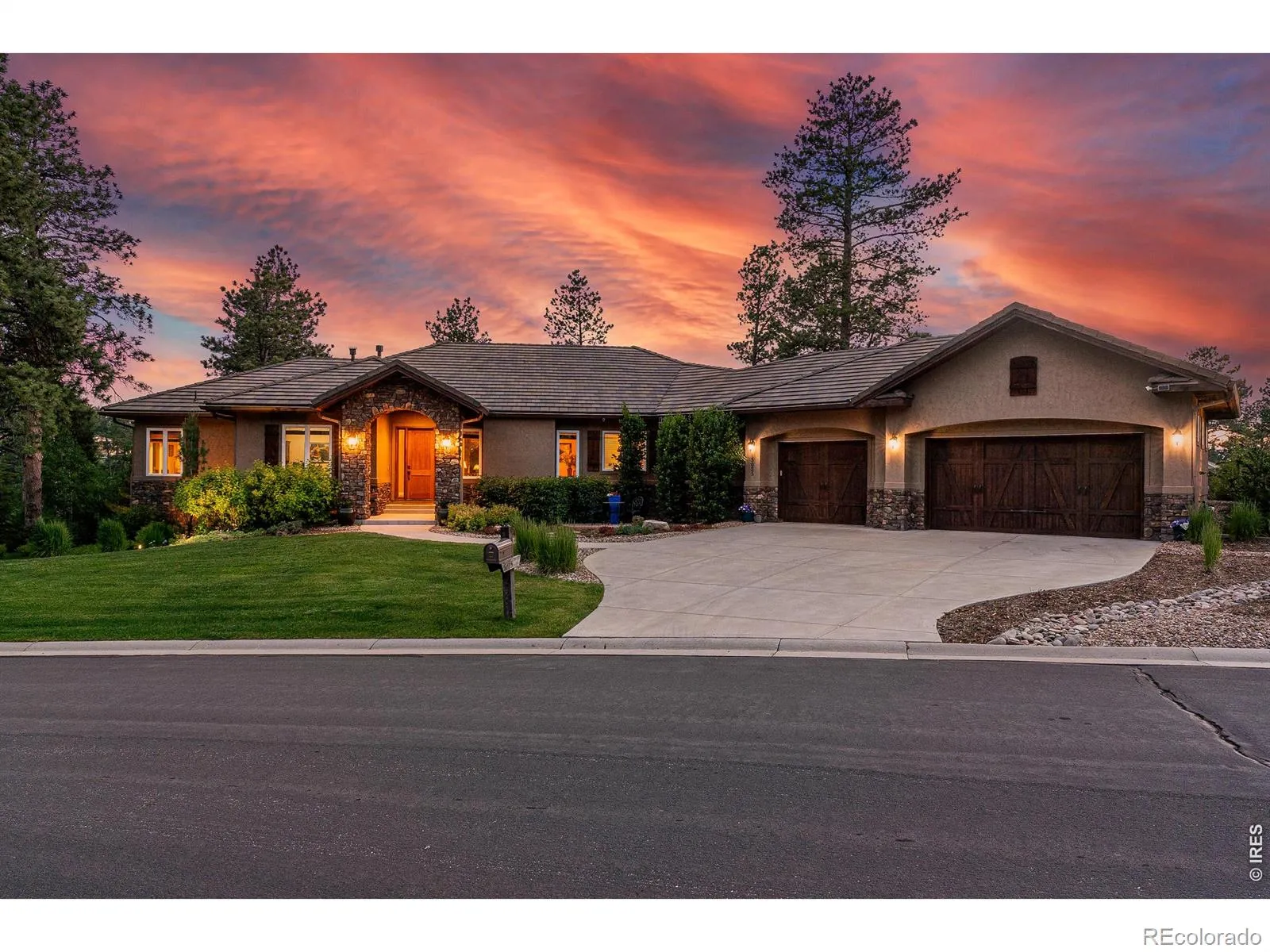 5025 Knobcone Drive Castle Rock CO 80108 MLS #RECIR1055640 04102026004534 1600 1