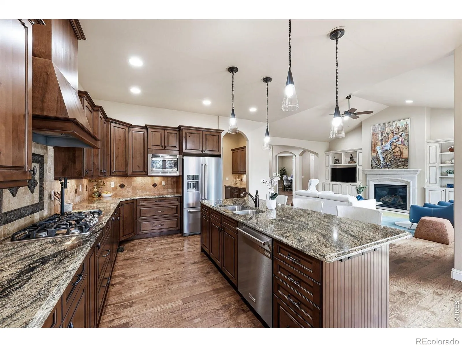 5025 Knobcone Drive Castle Rock CO 80108 MLS #RECIR1055640 04102026004534 1600 10