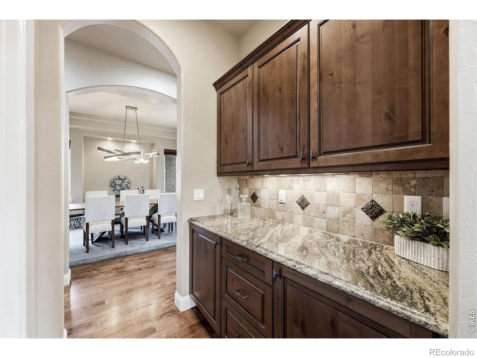 5025 Knobcone Drive Castle Rock CO 80108 MLS #RECIR1055640 04102026004534 1600 13