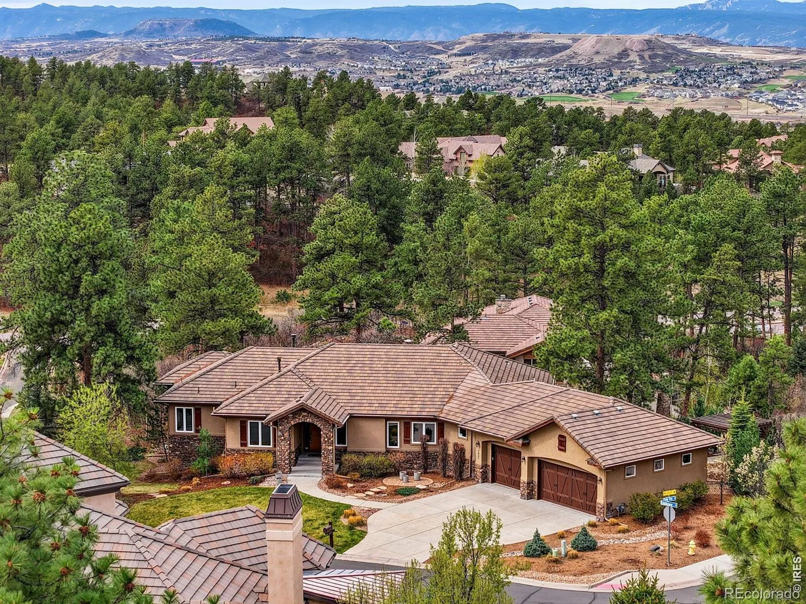 5025 Knobcone Drive Castle Rock CO 80108 MLS #RECIR1055640 04102026004534 1600 2