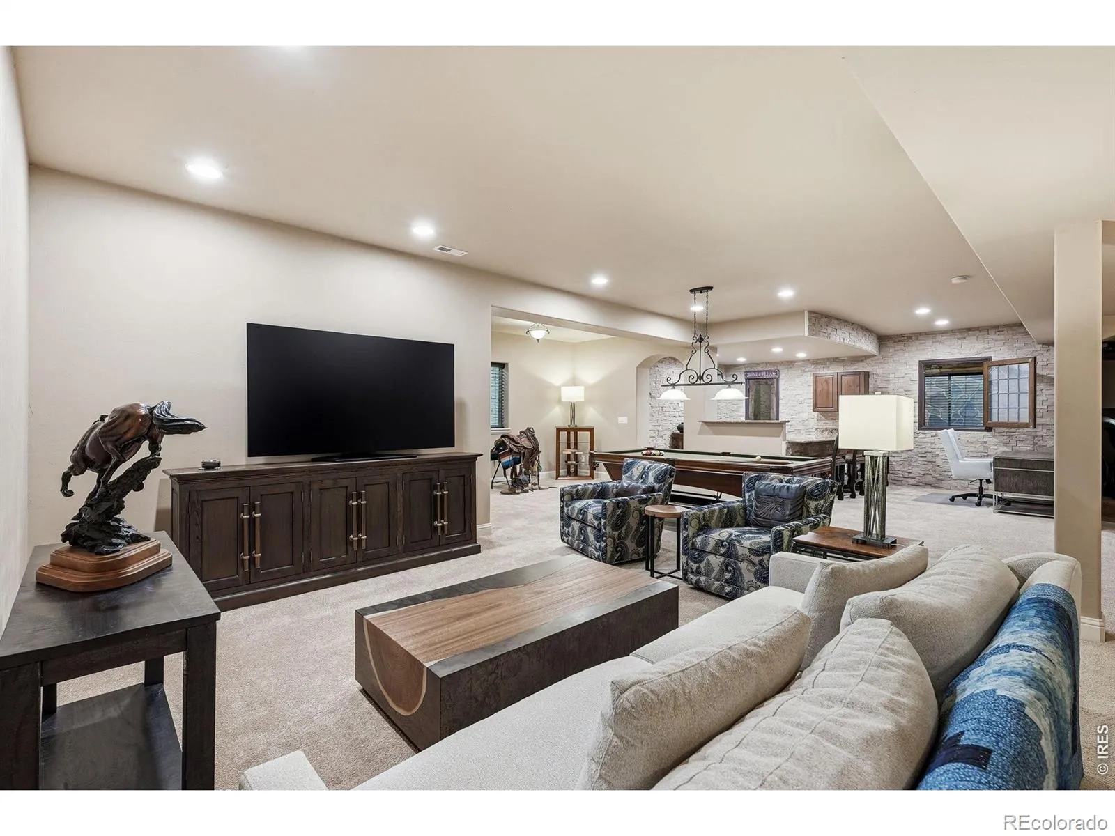 5025 Knobcone Drive Castle Rock CO 80108 MLS #RECIR1055640 04102026004534 1600 28