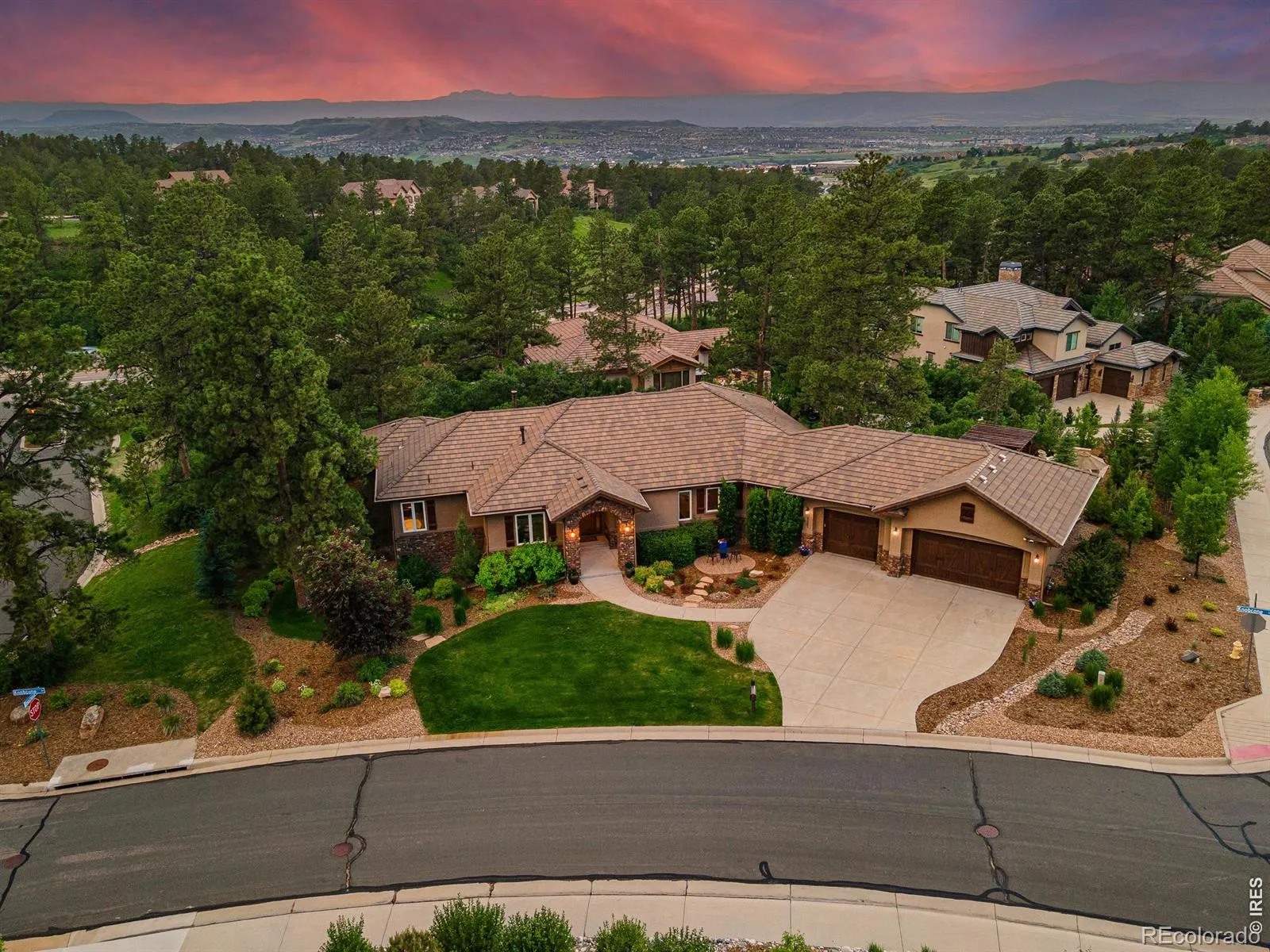 5025 Knobcone Drive Castle Rock CO 80108 MLS #RECIR1055640 04102026004534 1600 3