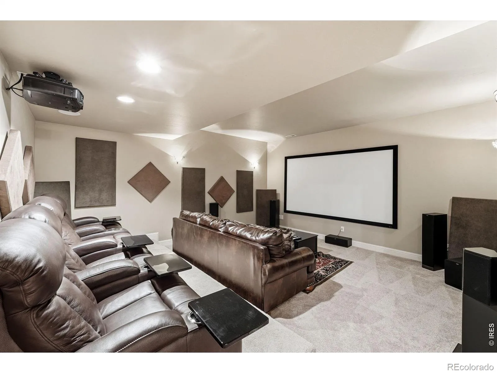 5025 Knobcone Drive Castle Rock CO 80108 MLS #RECIR1055640 04102026004534 1600 34