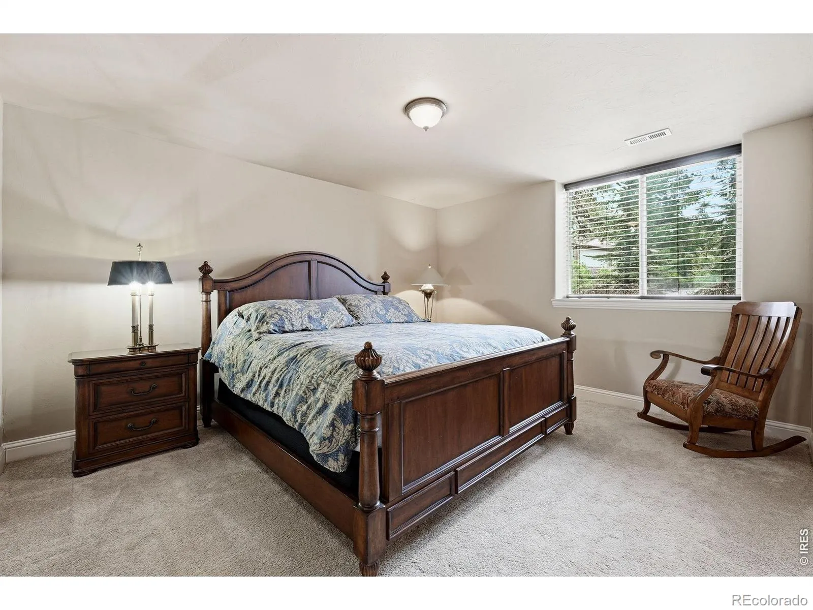 5025 Knobcone Drive Castle Rock CO 80108 MLS #RECIR1055640 04102026004534 1600 37