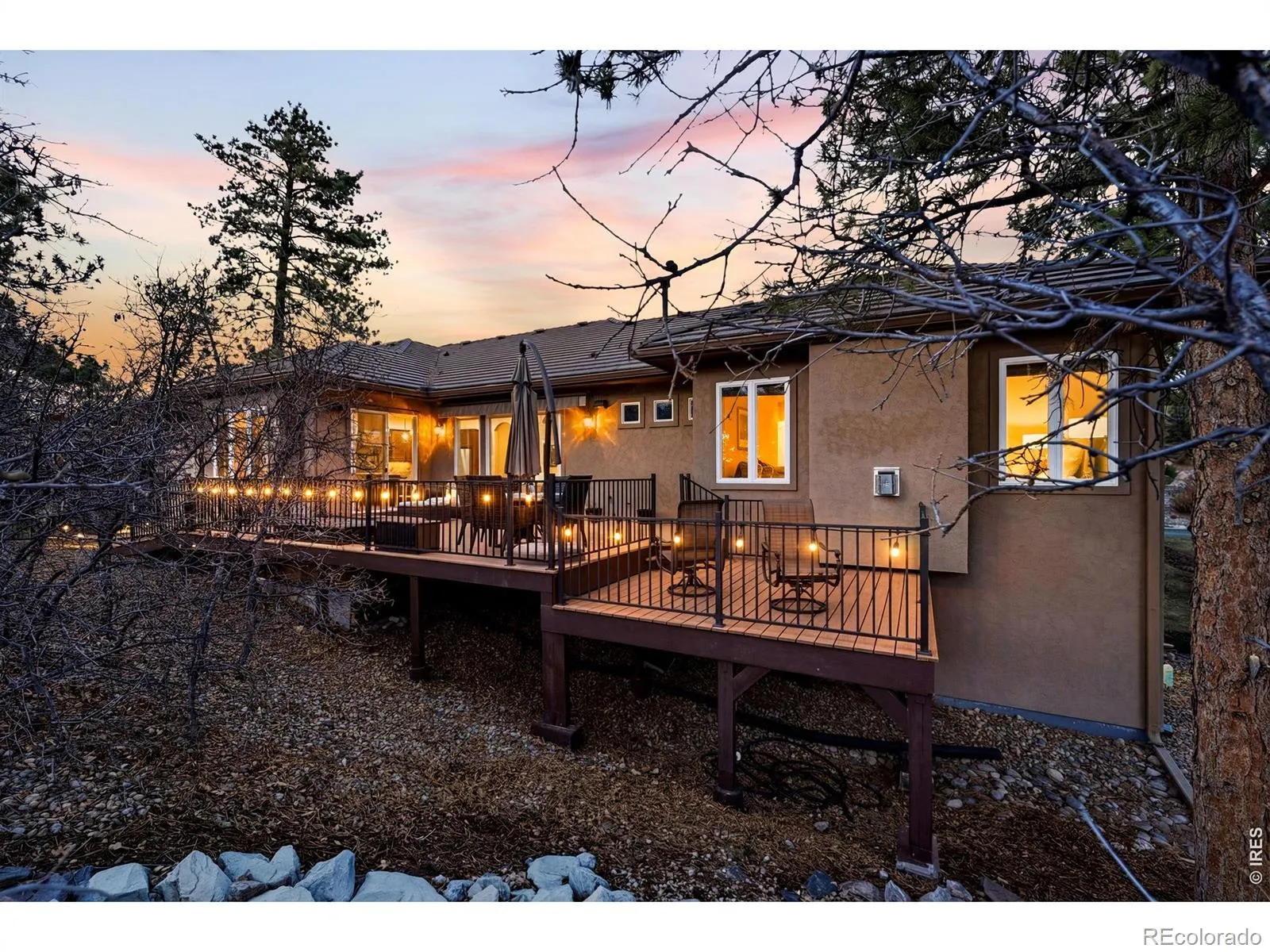 5025 Knobcone Drive Castle Rock CO 80108 MLS #RECIR1055640 04102026004534 1600 42