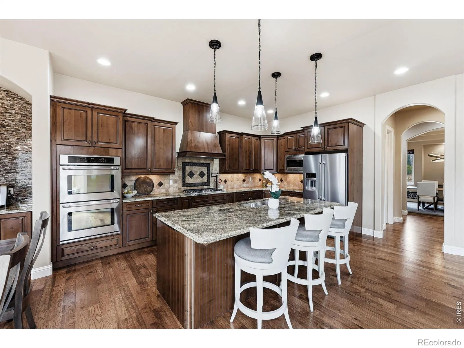 5025 Knobcone Drive Castle Rock CO 80108 MLS #RECIR1055640 04102026004534 1600 9