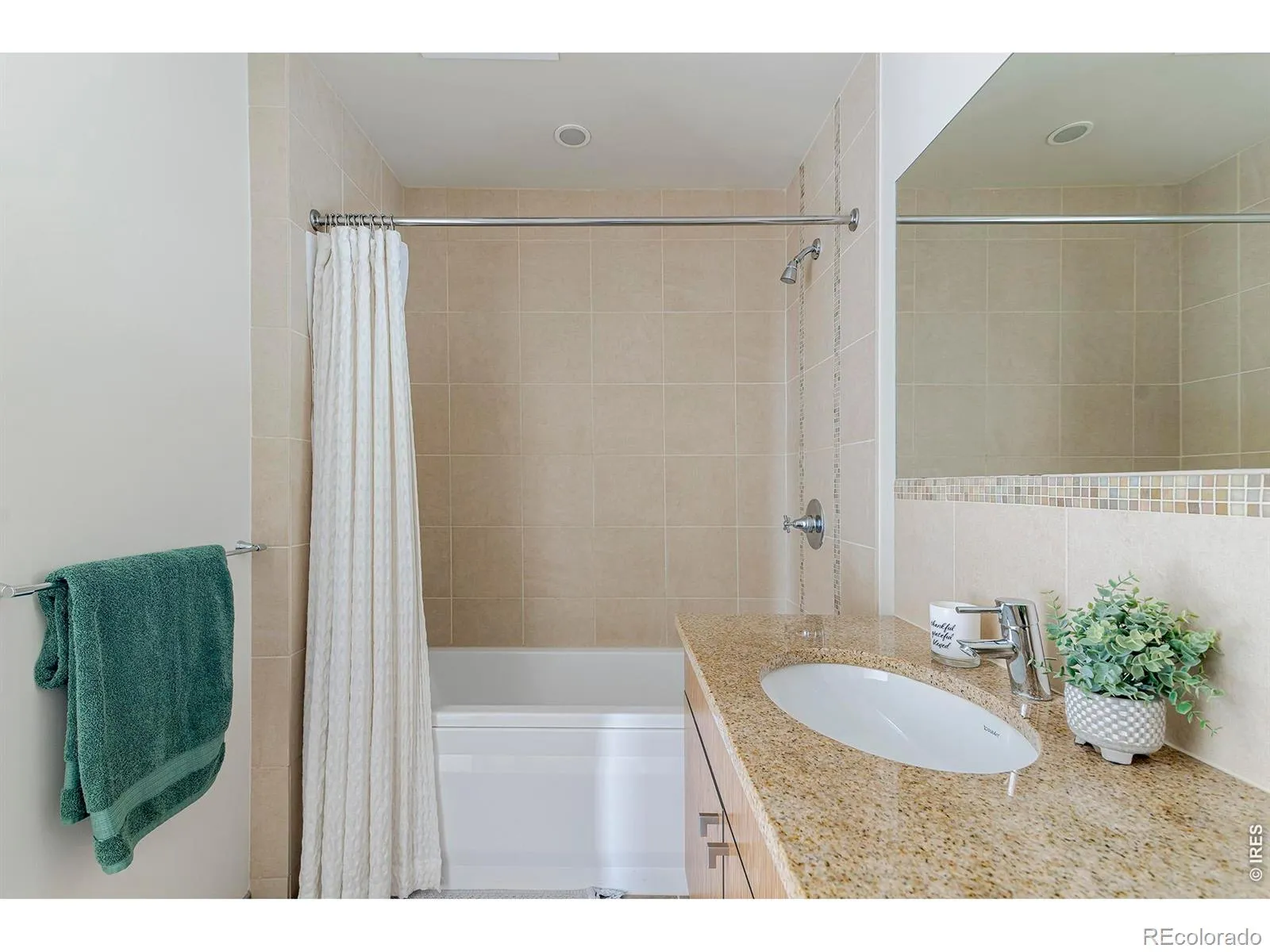 04072026173352 1600 25