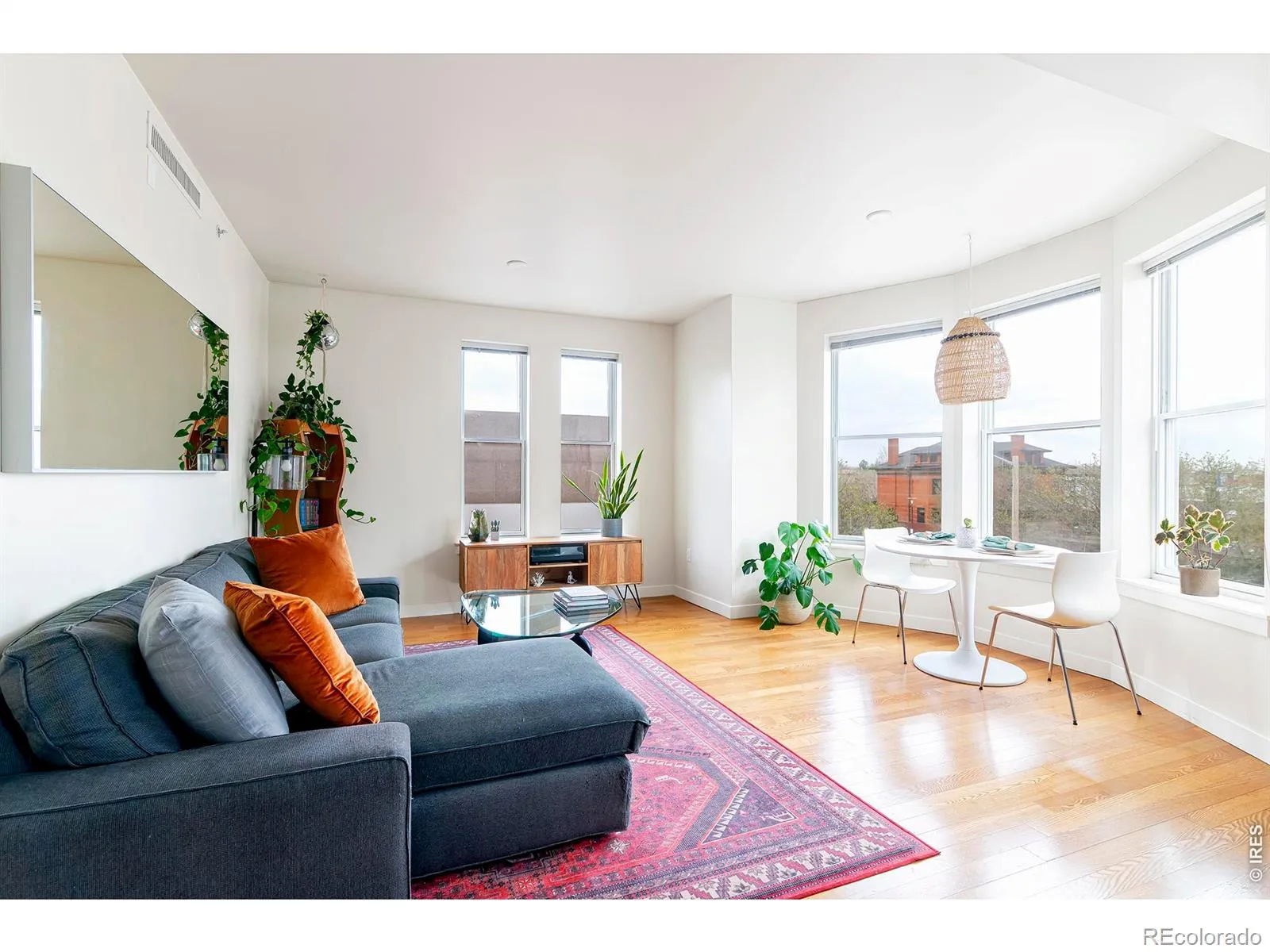 04072026173352 1600 3