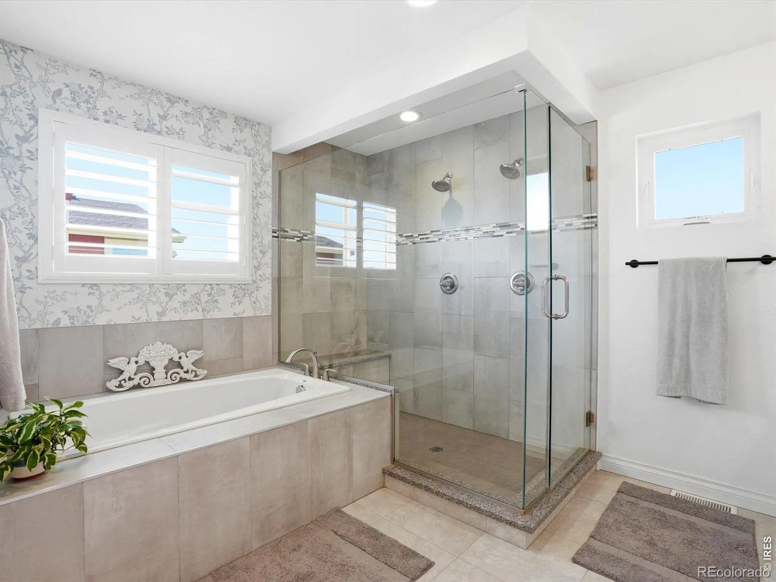 04102026183035 1600 22