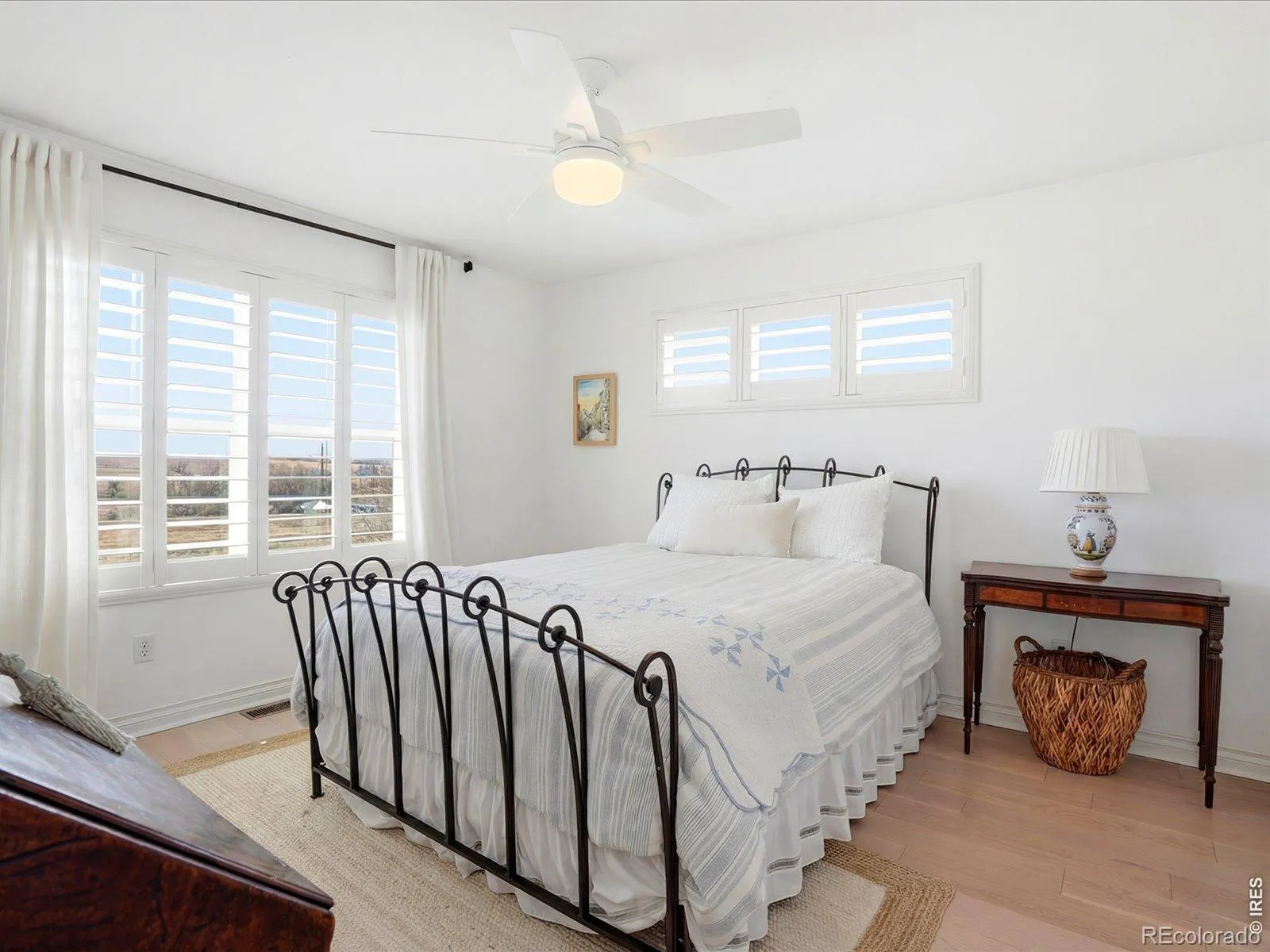 04102026183035 1600 25