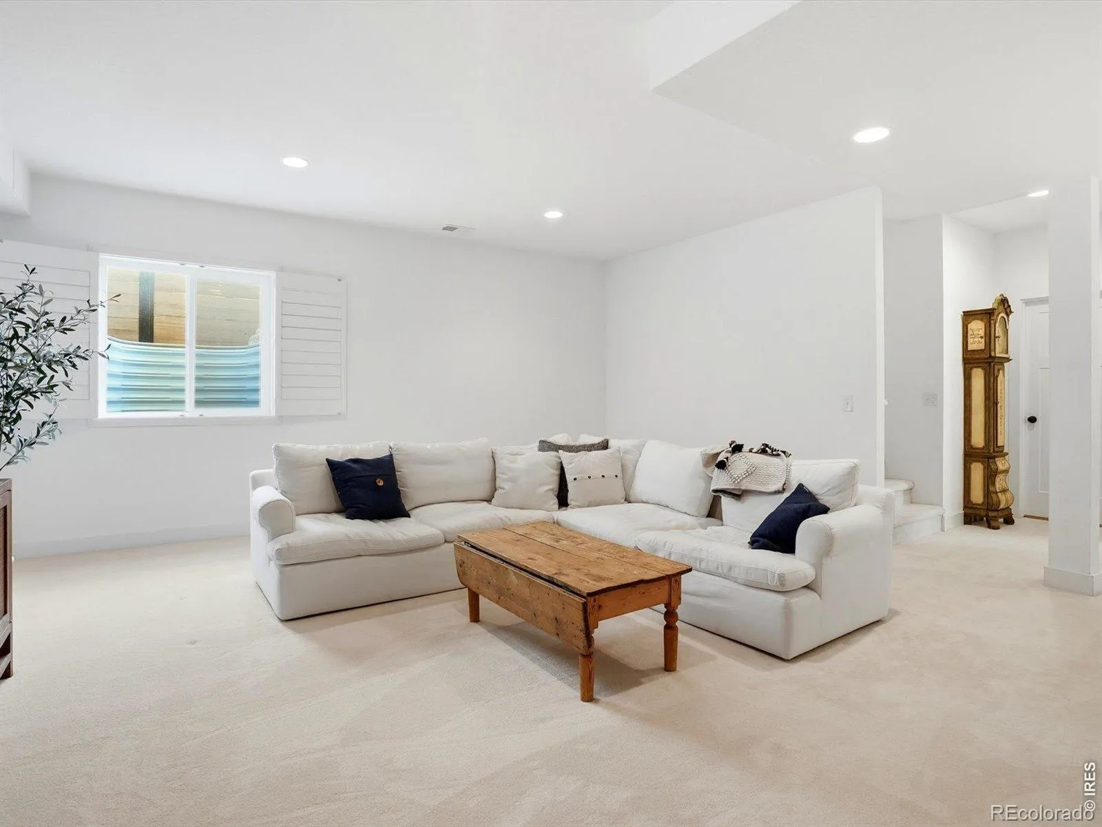 04102026183035 1600 30