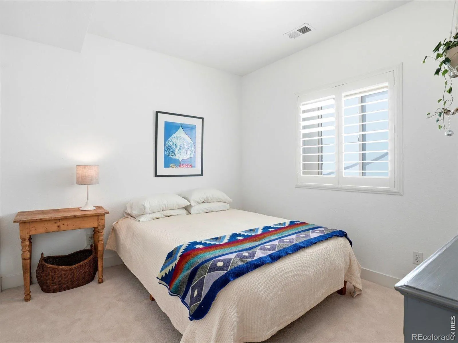 04102026183035 1600 32