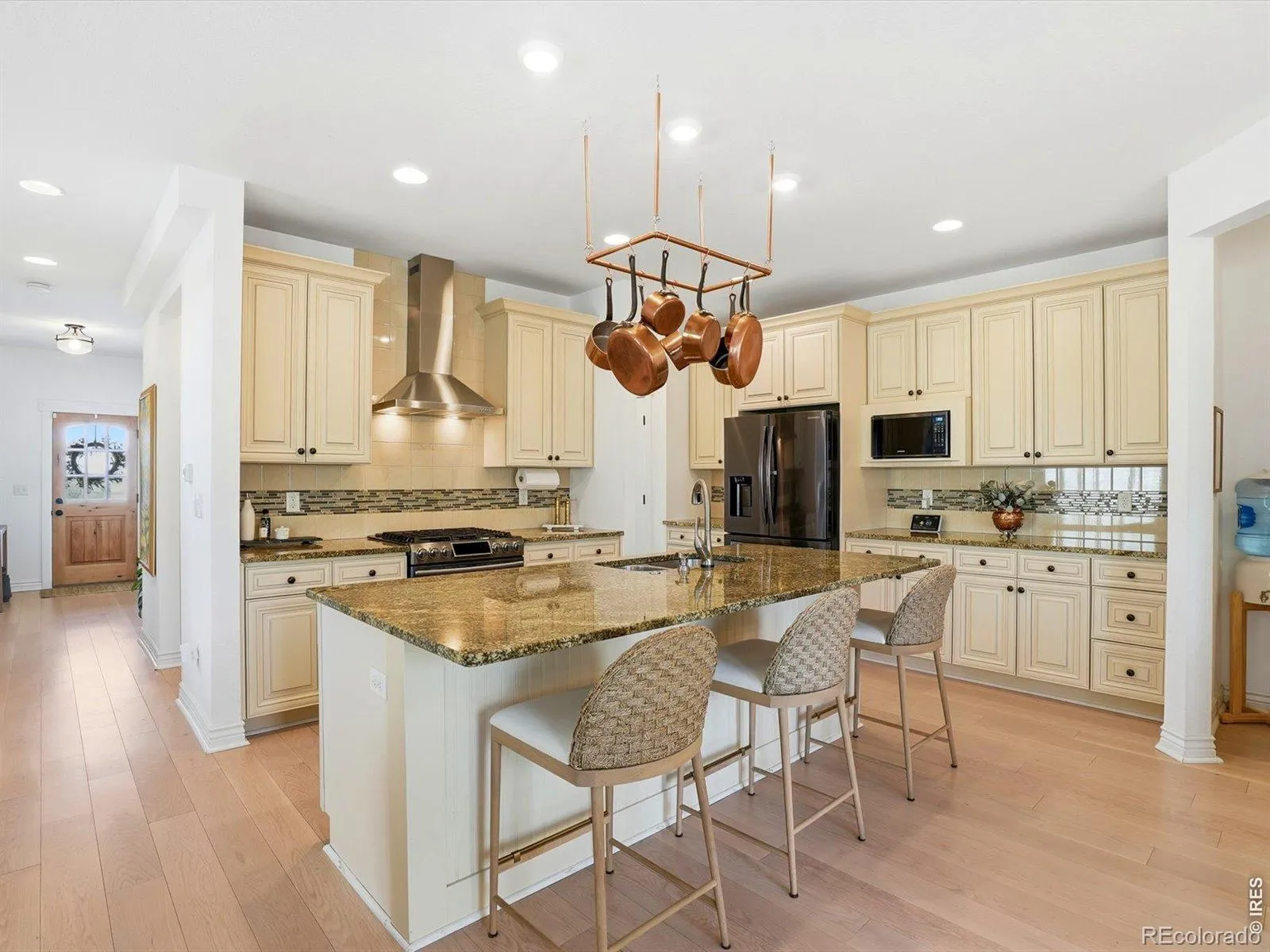 04102026183035 1600 8