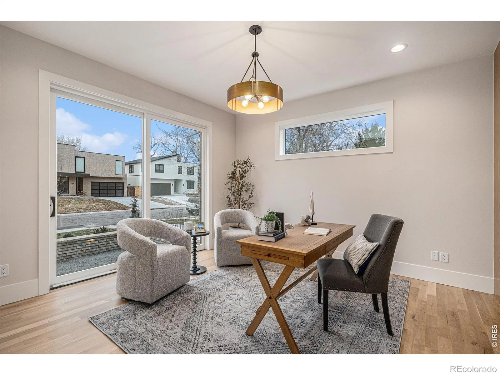 04092026012017 1600 20