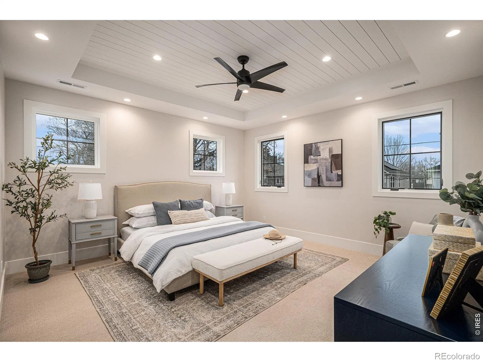 04092026012017 1600 21