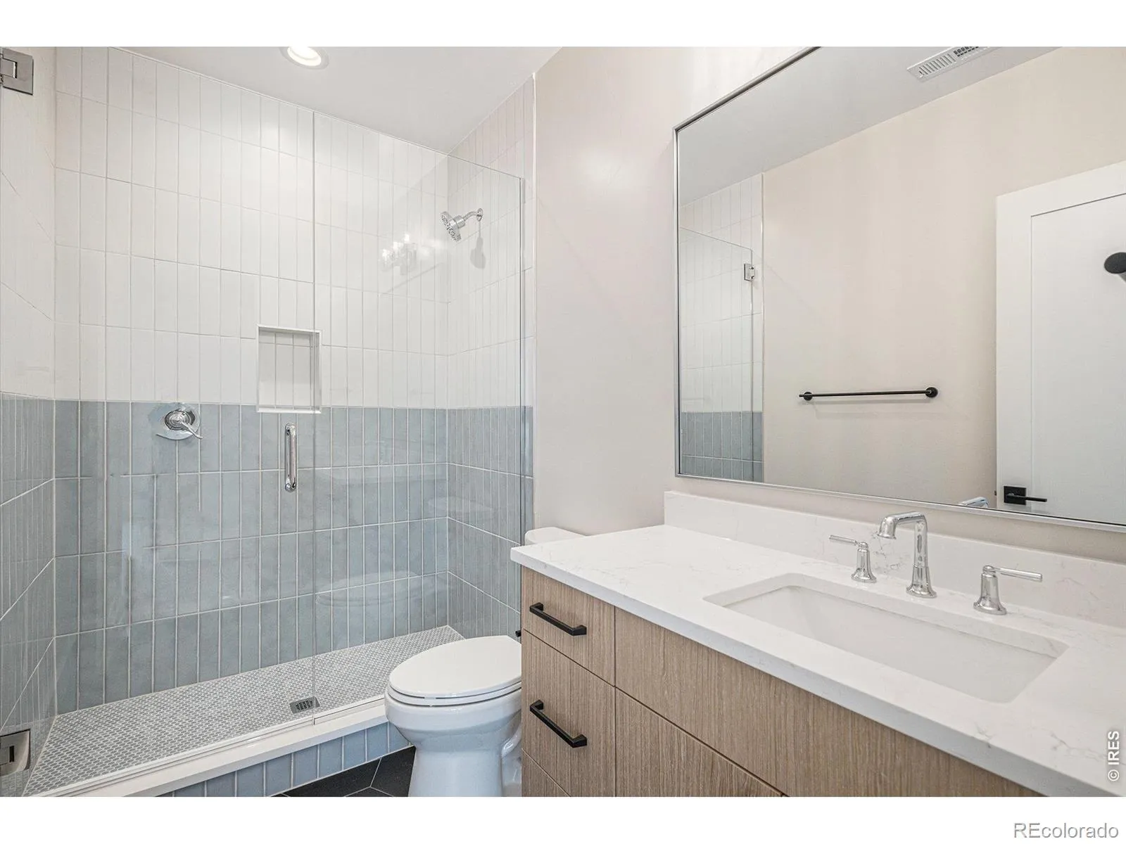 04092026012017 1600 30