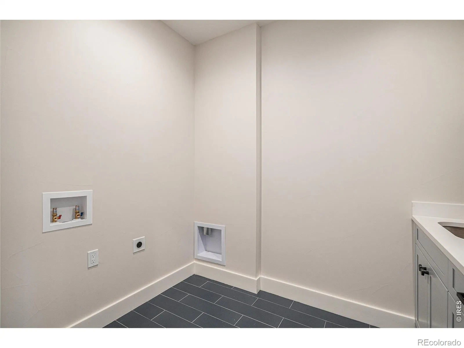 04092026012017 1600 38