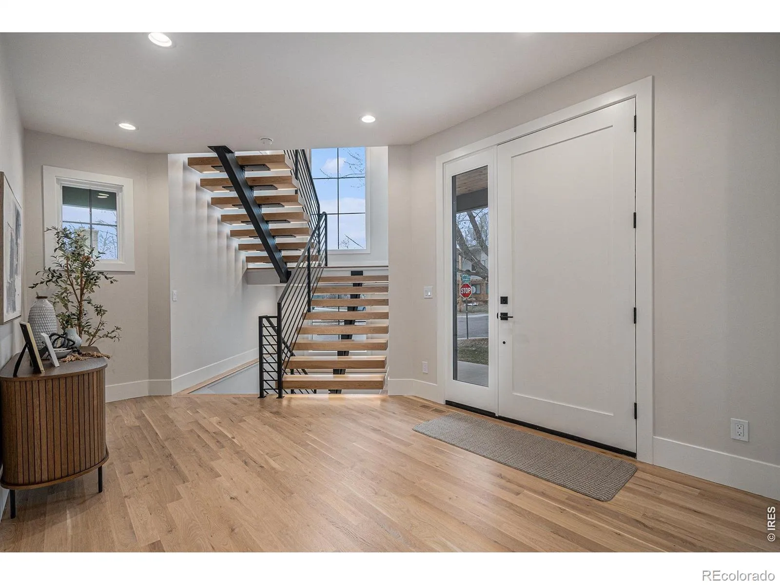 04092026012017 1600 4