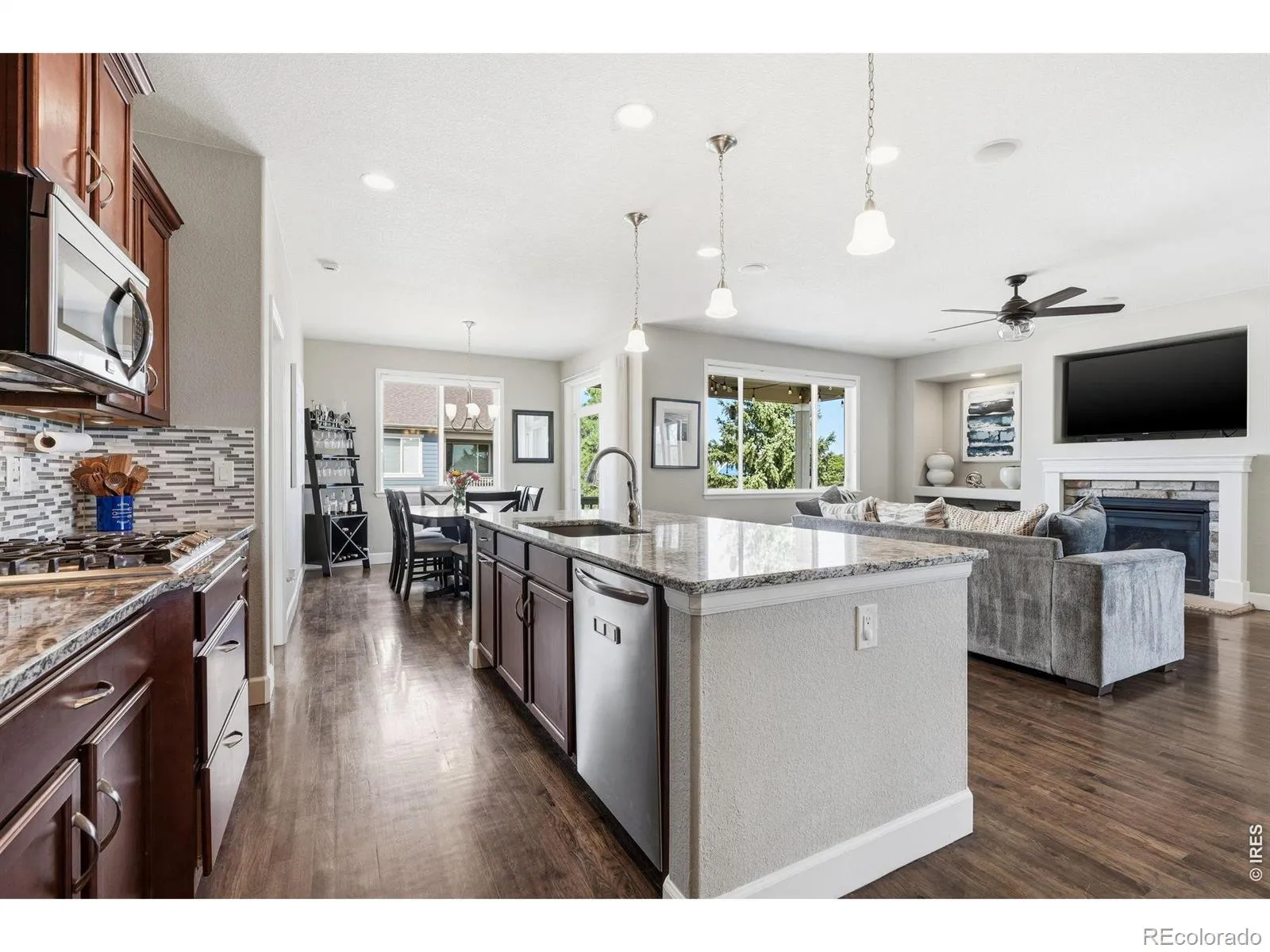21251 E Smoky Hill Road Centennial CO 80015 MLS #RECIR1055839 05082026032004 1600 12