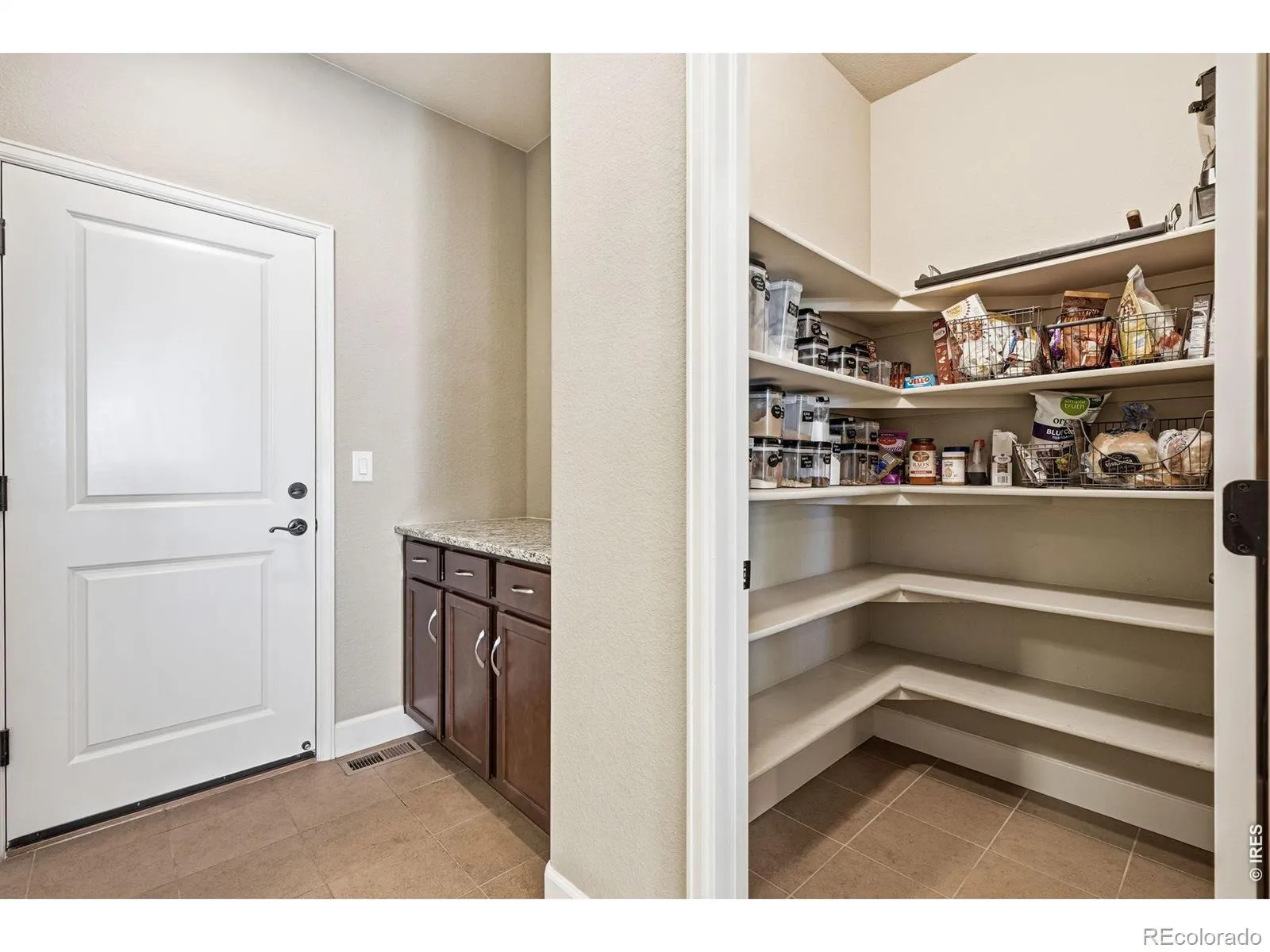 21251 E Smoky Hill Road Centennial CO 80015 MLS #RECIR1055839 05082026032004 1600 18