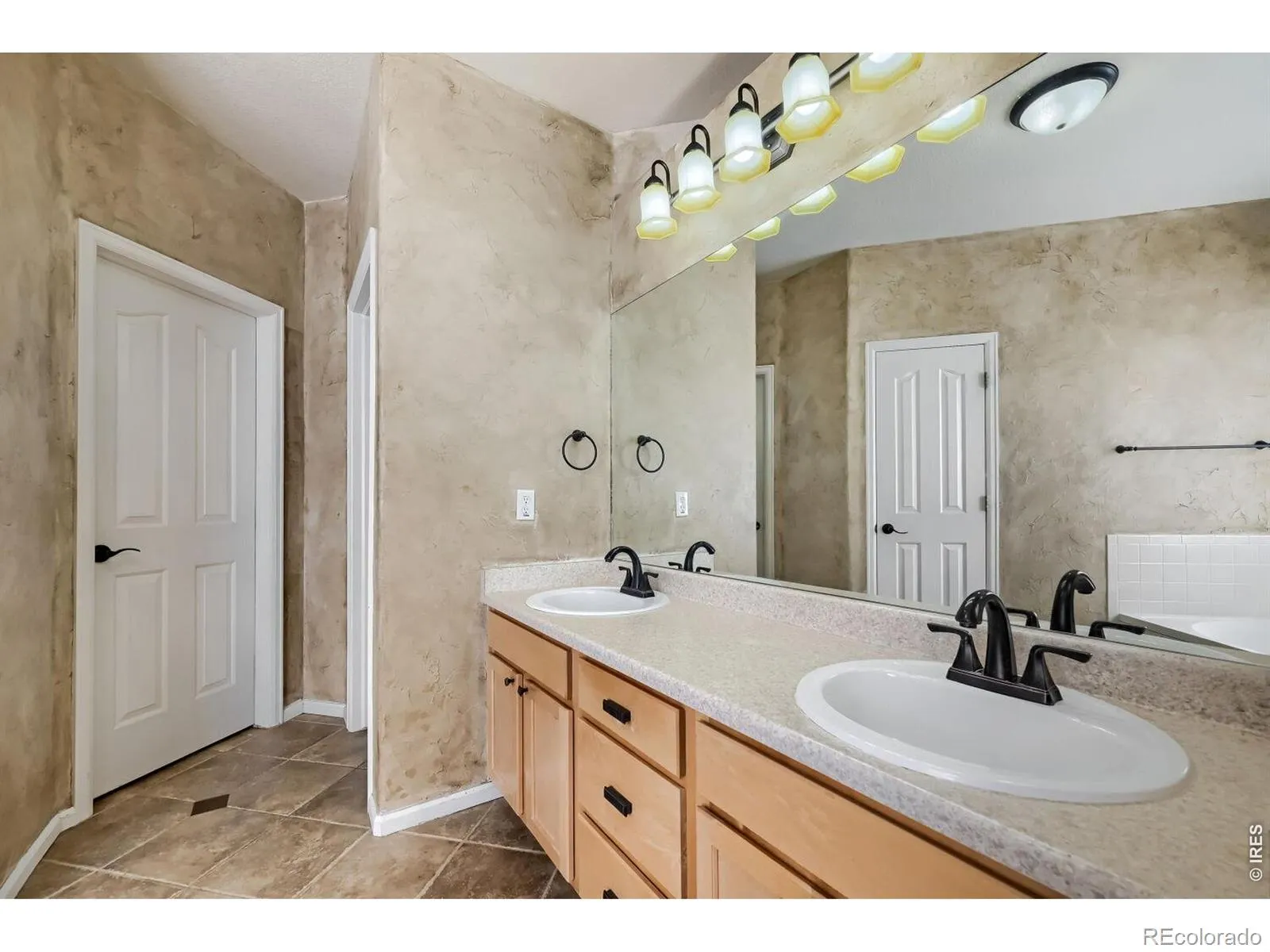 1934 Rannoch Drive Longmont CO 80504 MLS #RECIR1055875 04292026075048 1600 17