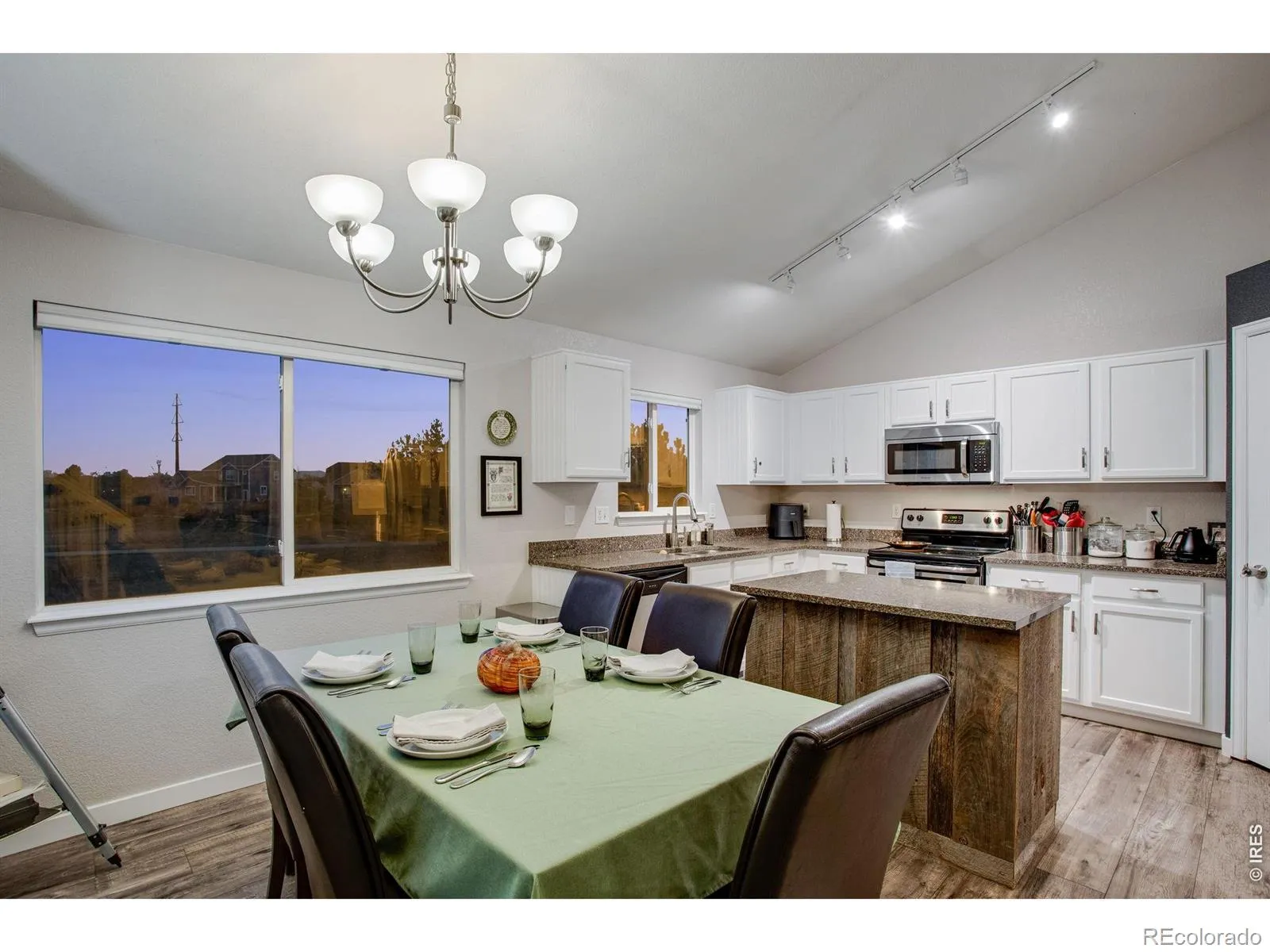 04082026231633 1600 11