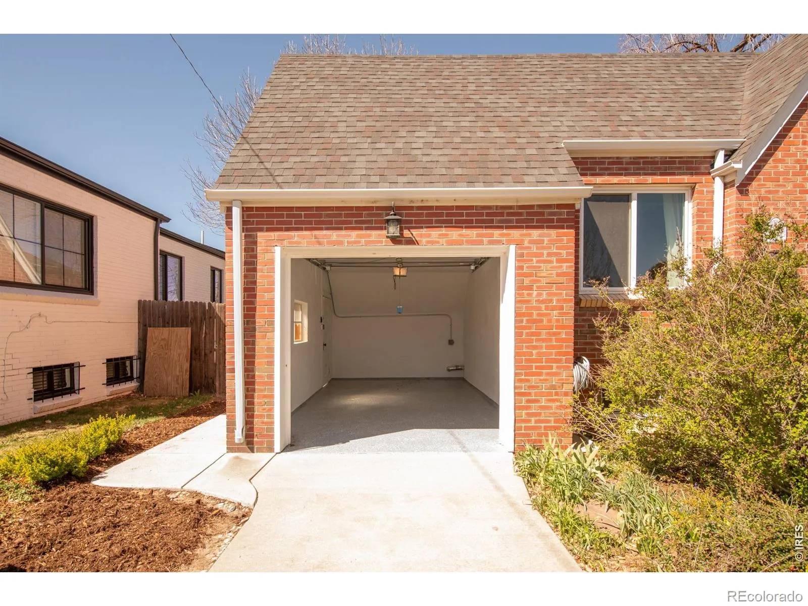 04092026215801 1600 32