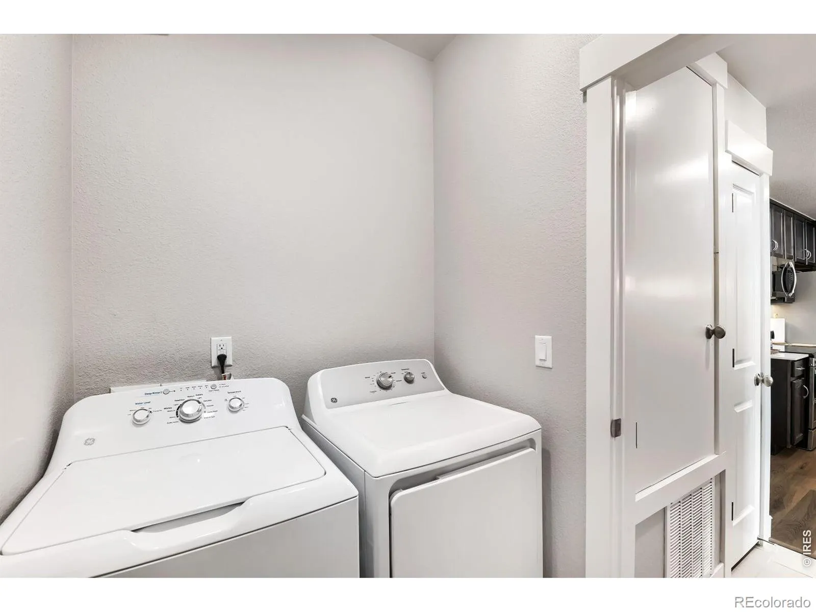 04092026231201 1600 19