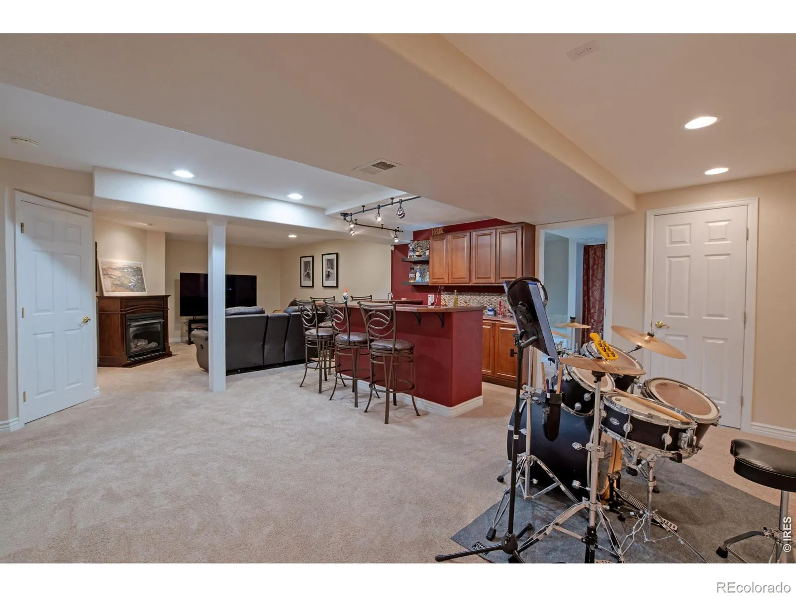 04152026004029 1600 34