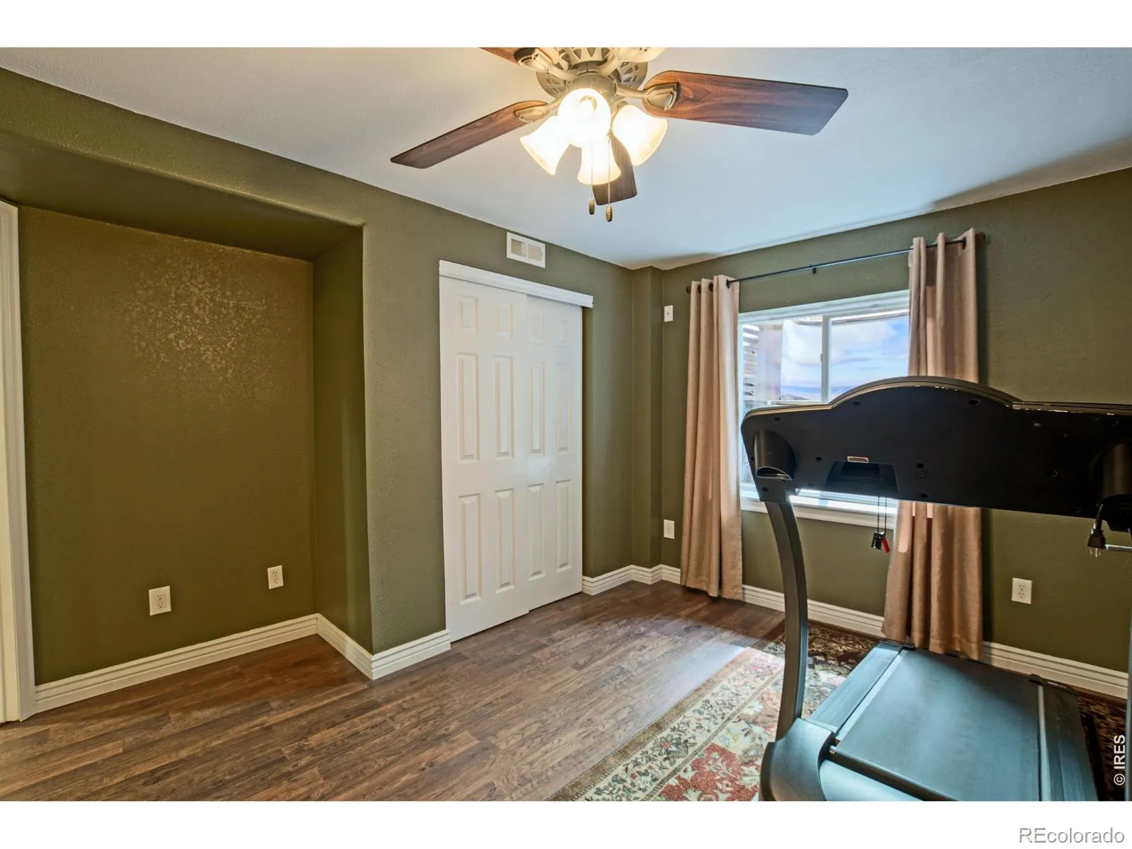 04152026004029 1600 36