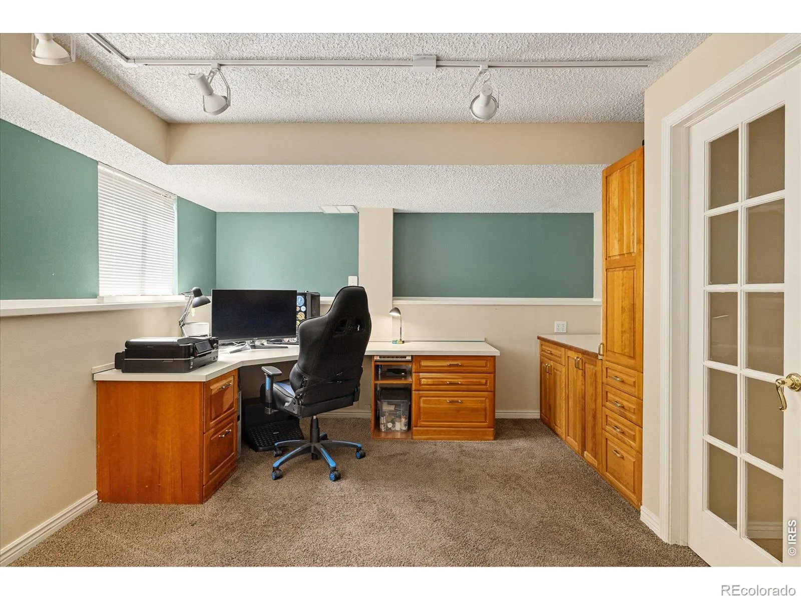 04102026204704 1600 17