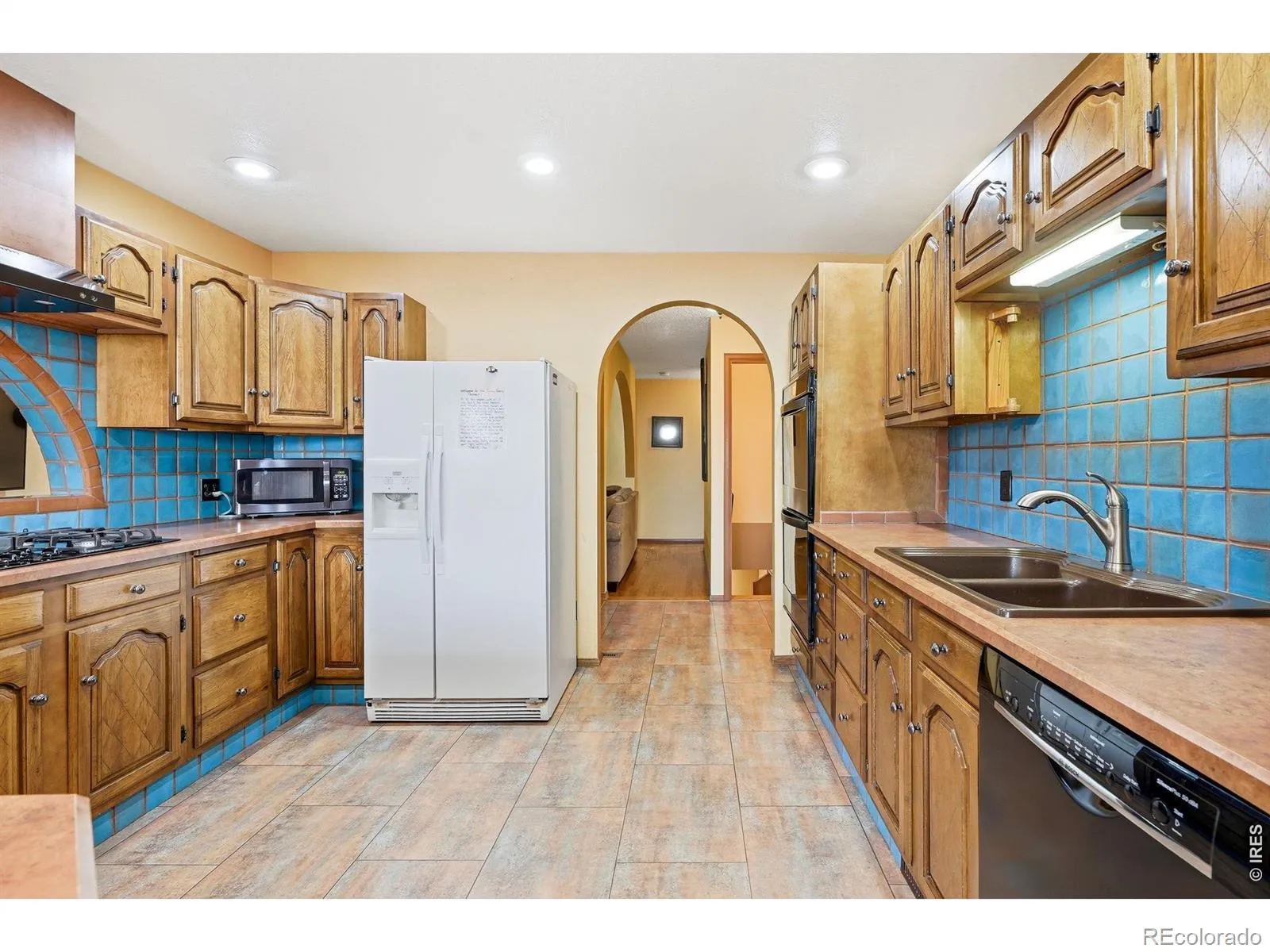11 James Circle Longmont CO 80501 MLS #RECIR1056207 04252026234906 1600 11