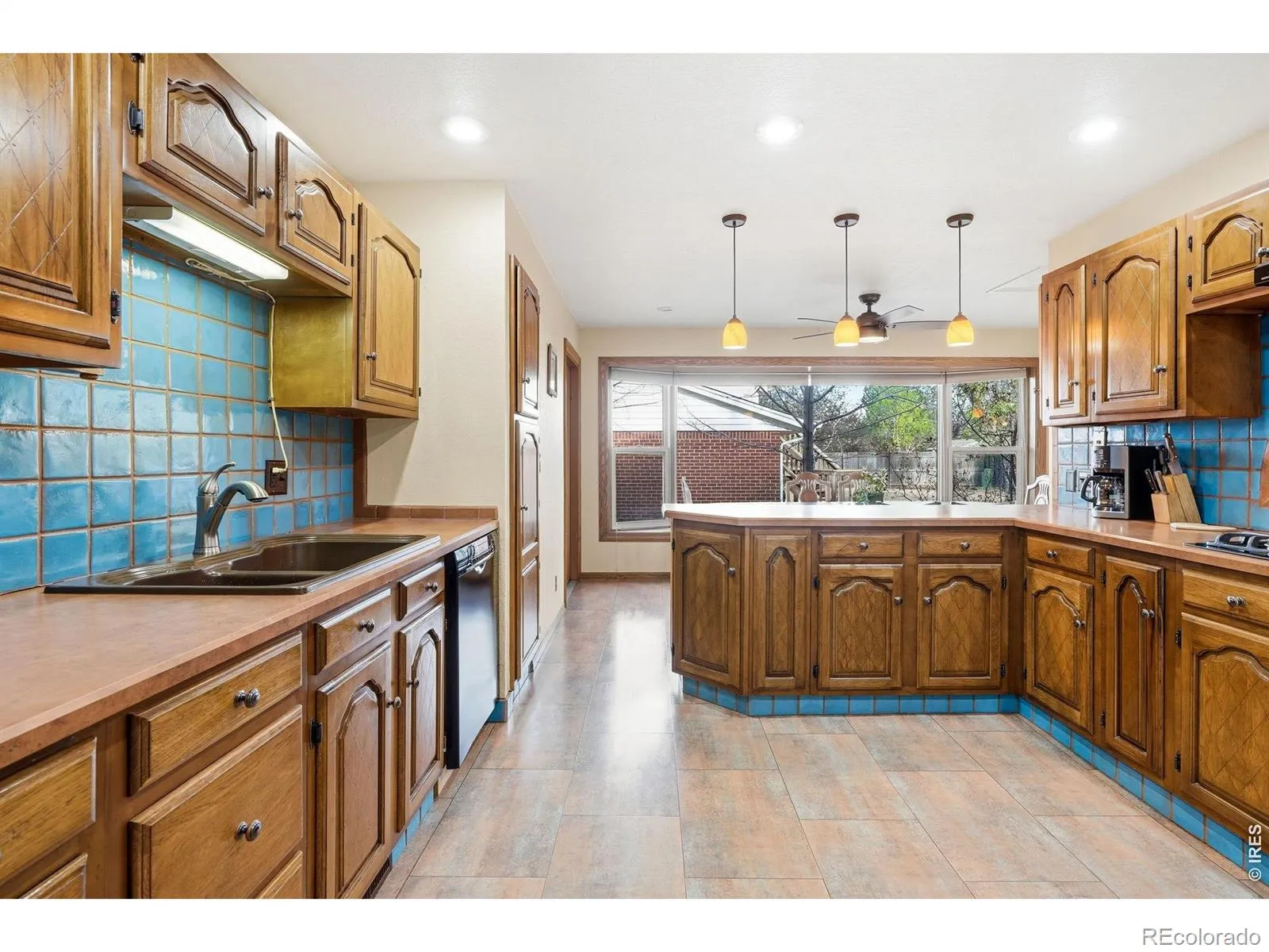 11 James Circle Longmont CO 80501 MLS #RECIR1056207 04252026234906 1600 13