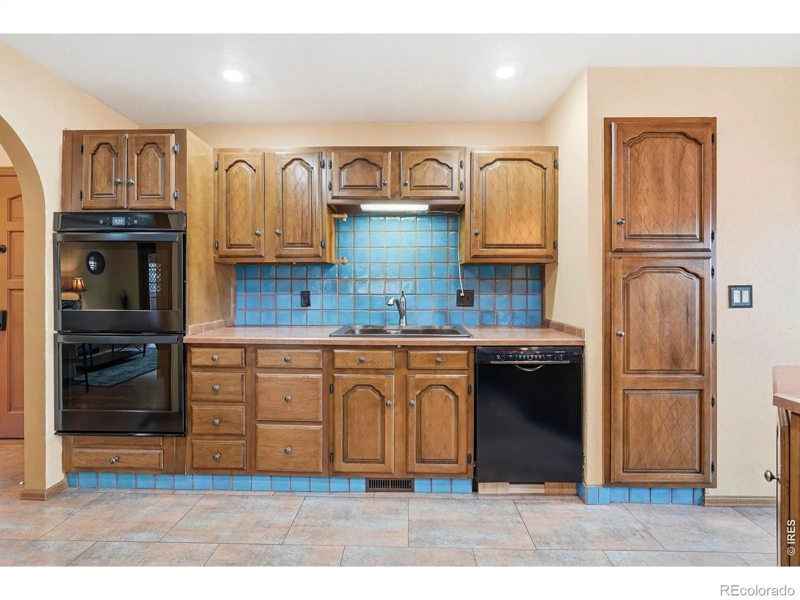 11 James Circle Longmont CO 80501 MLS #RECIR1056207 04252026234906 1600 14