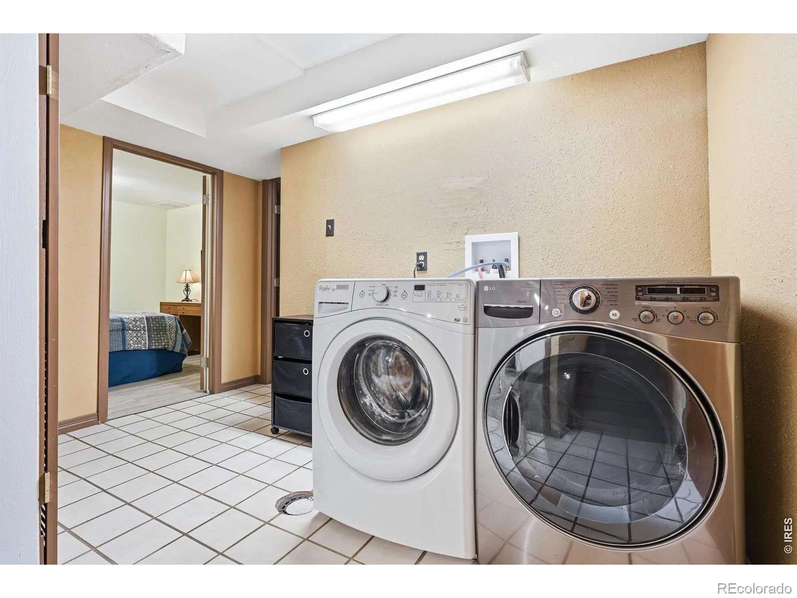 11 James Circle Longmont CO 80501 MLS #RECIR1056207 04252026234906 1600 32