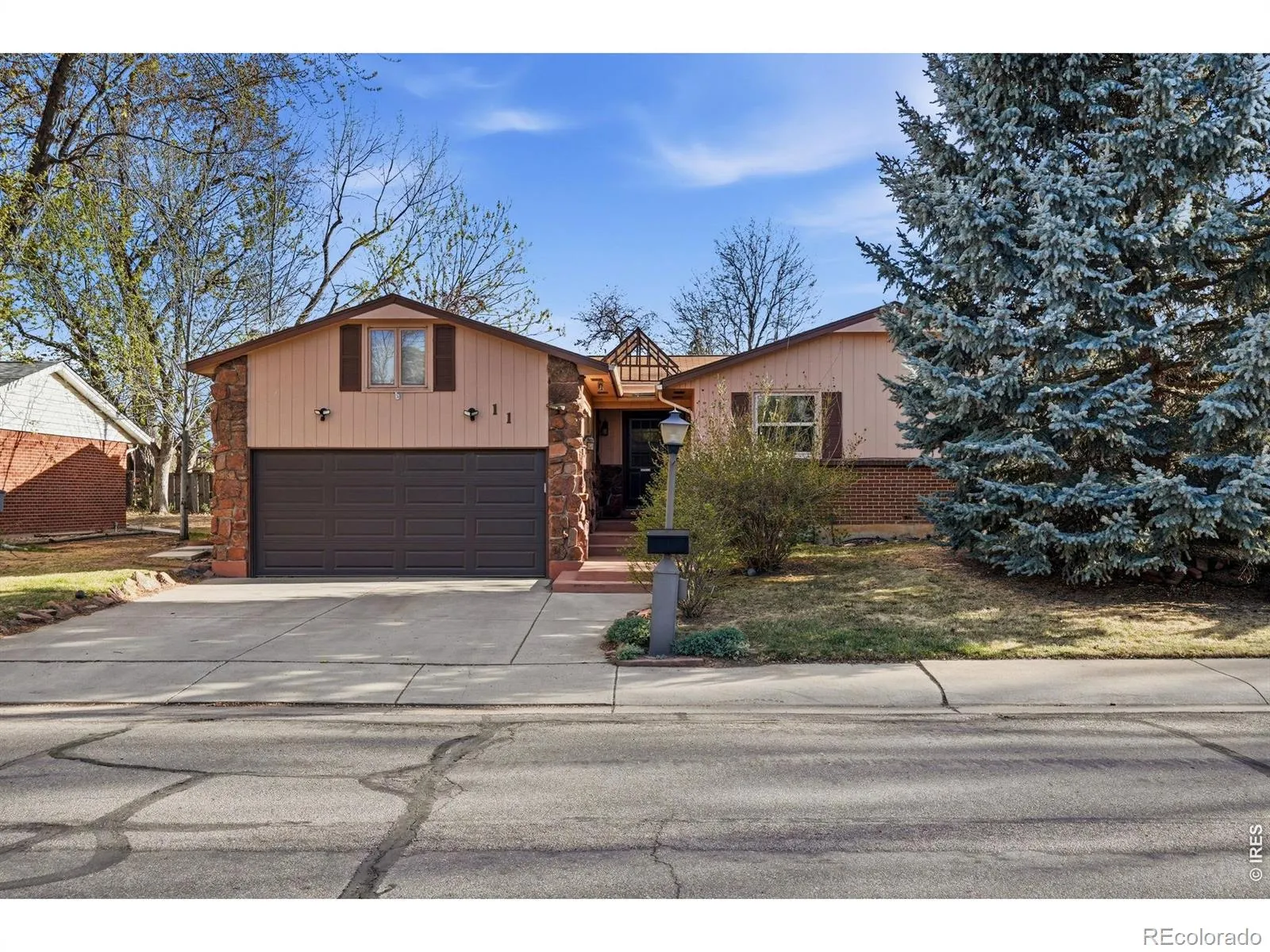 11 James Circle Longmont CO 80501 MLS #RECIR1056207 04252026234906 1600 4