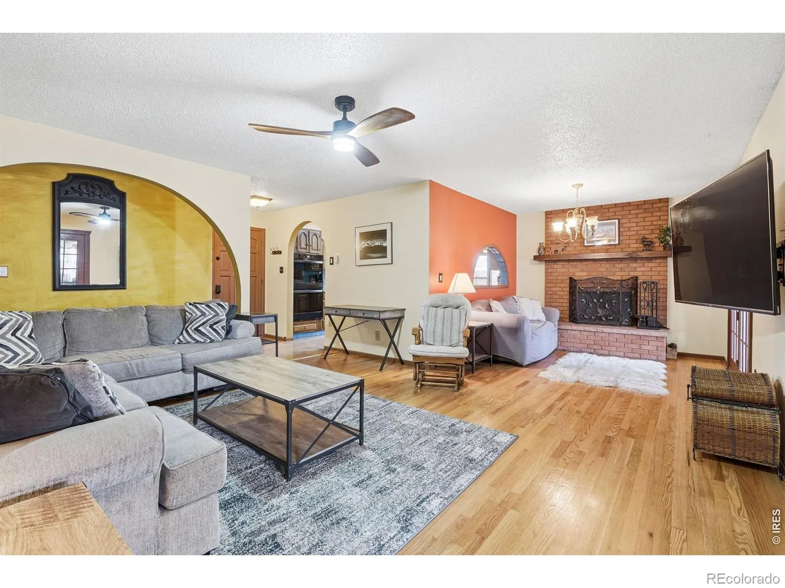 11 James Circle Longmont CO 80501 MLS #RECIR1056207 04252026234906 1600 9