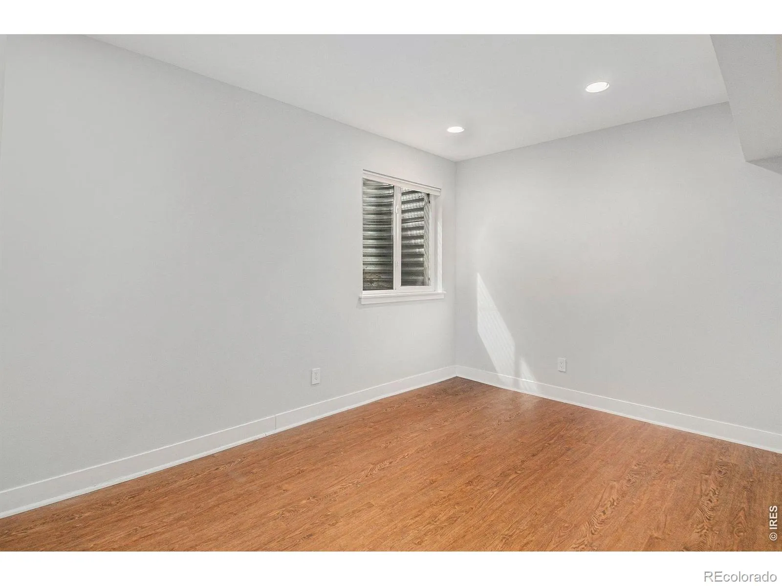 04112026010853 1600 16