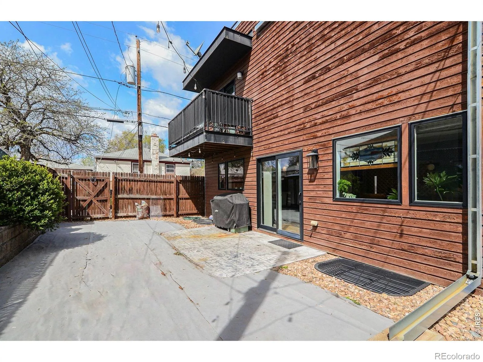 04112026010853 1600 22