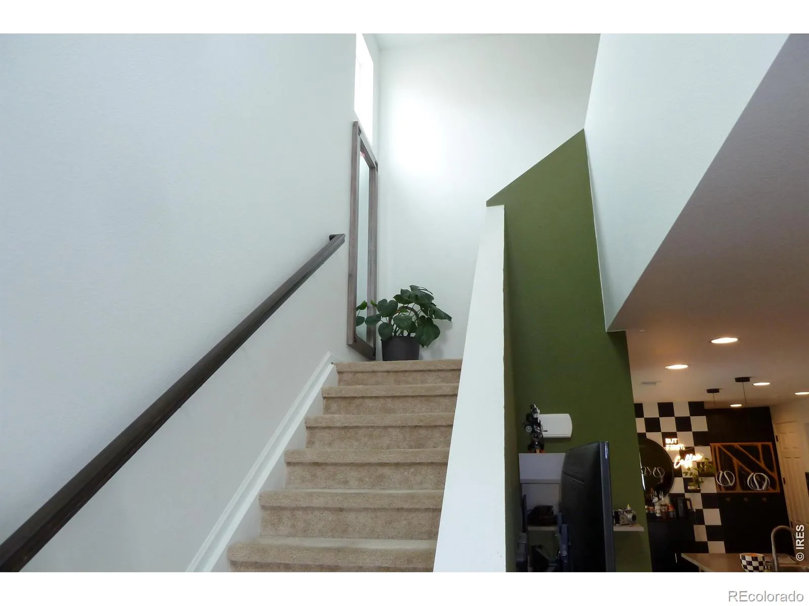 44 N Trussville Street Aurora CO 80018 | MLS #RECIR1056299 04302026212155 1600 12