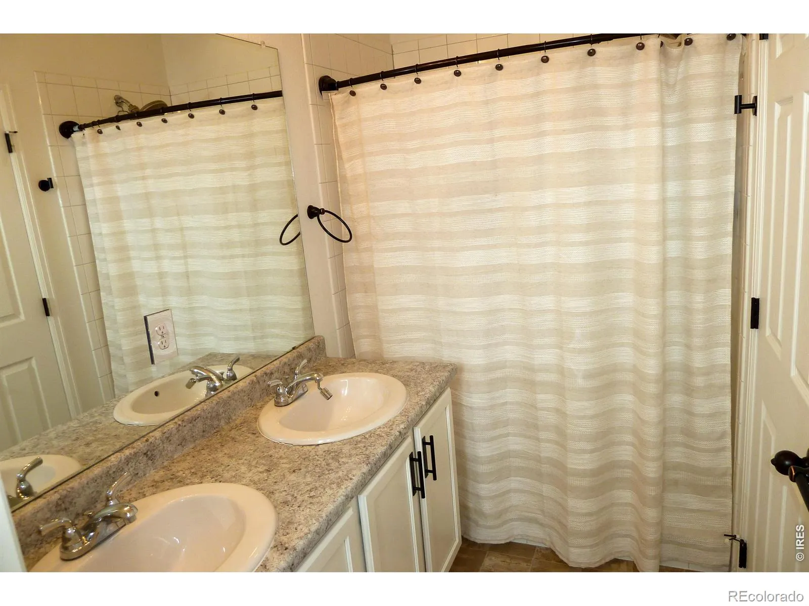 44 N Trussville Street Aurora CO 80018 | MLS #RECIR1056299 04302026212155 1600 14