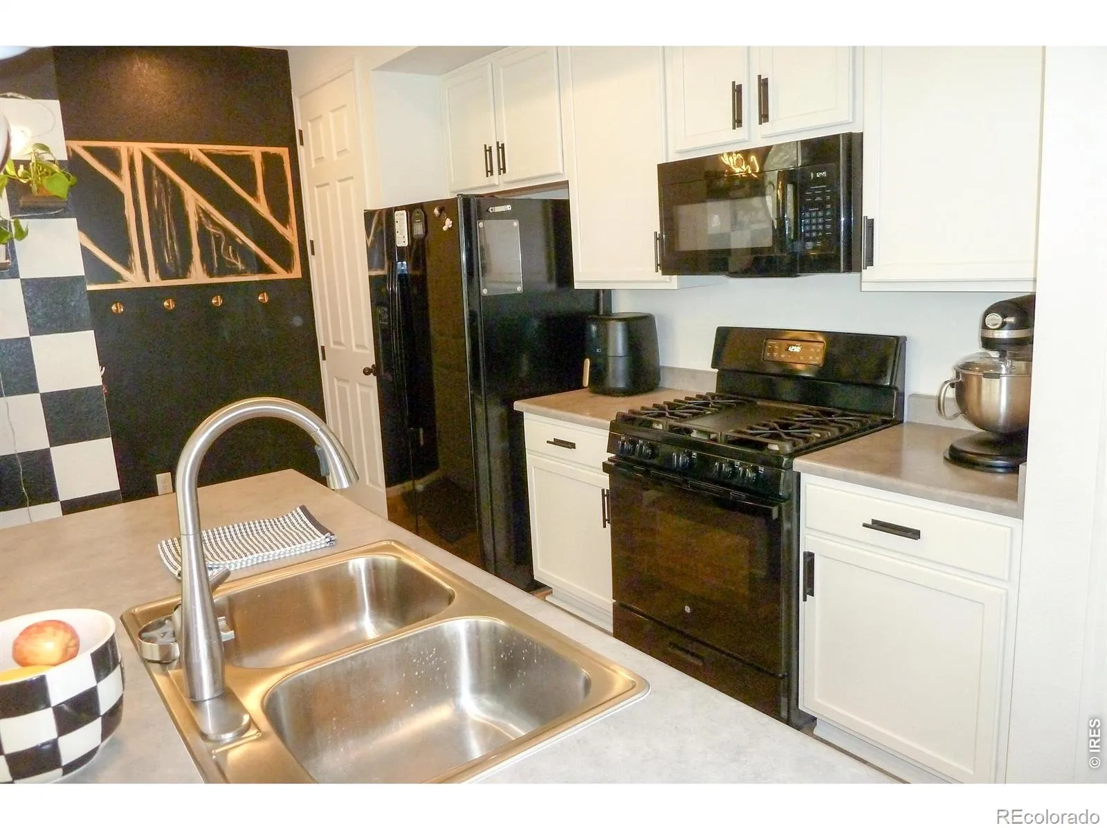 44 N Trussville Street Aurora CO 80018 | MLS #RECIR1056299 04302026212155 1600 6